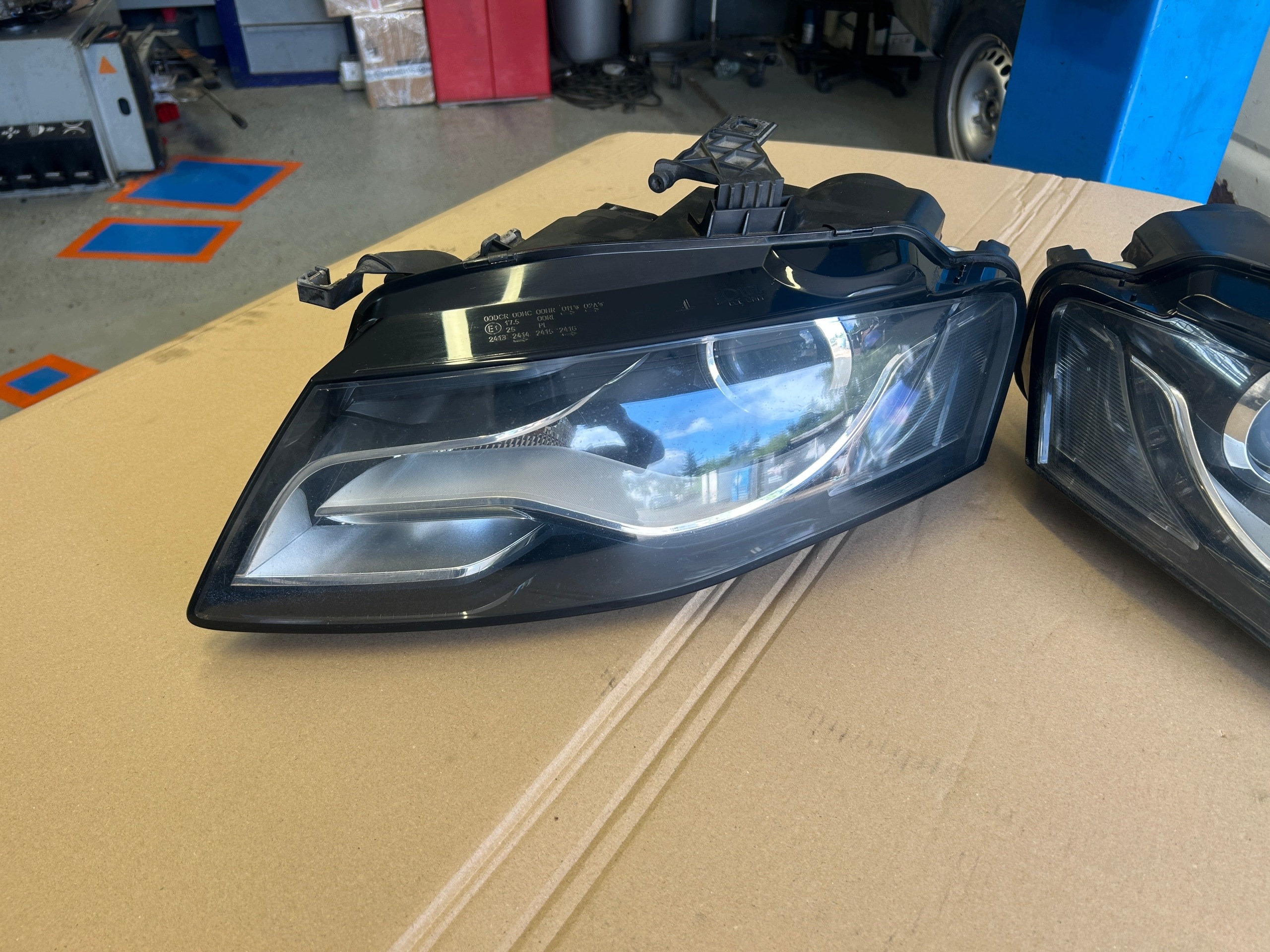 AUDI A4 B8 lights front XENON KOMPLET EUROPA