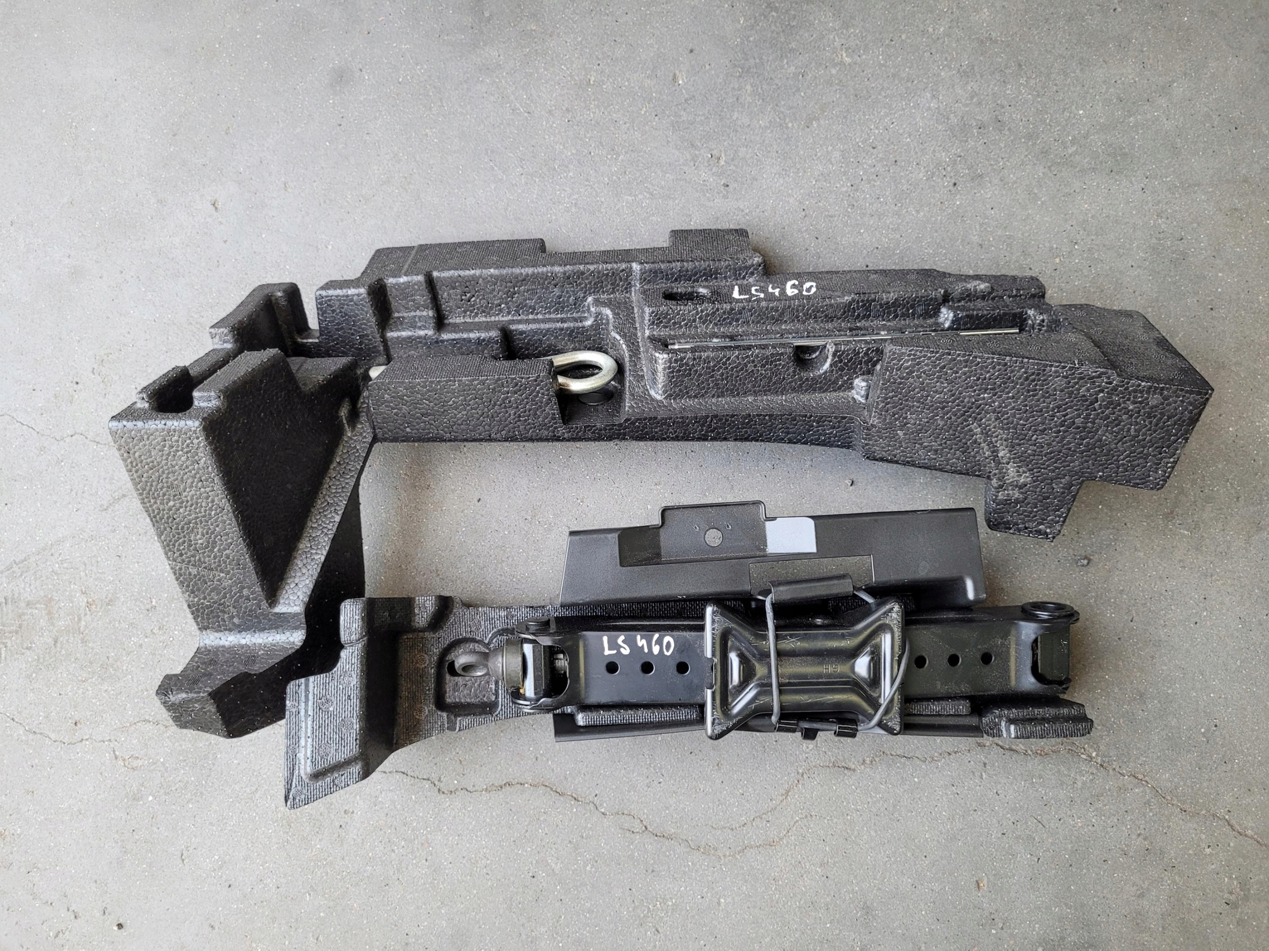 LEWAREK ZESTAW STYROPIAN UCHO LEXUS LS 460 IV 4.6 V8