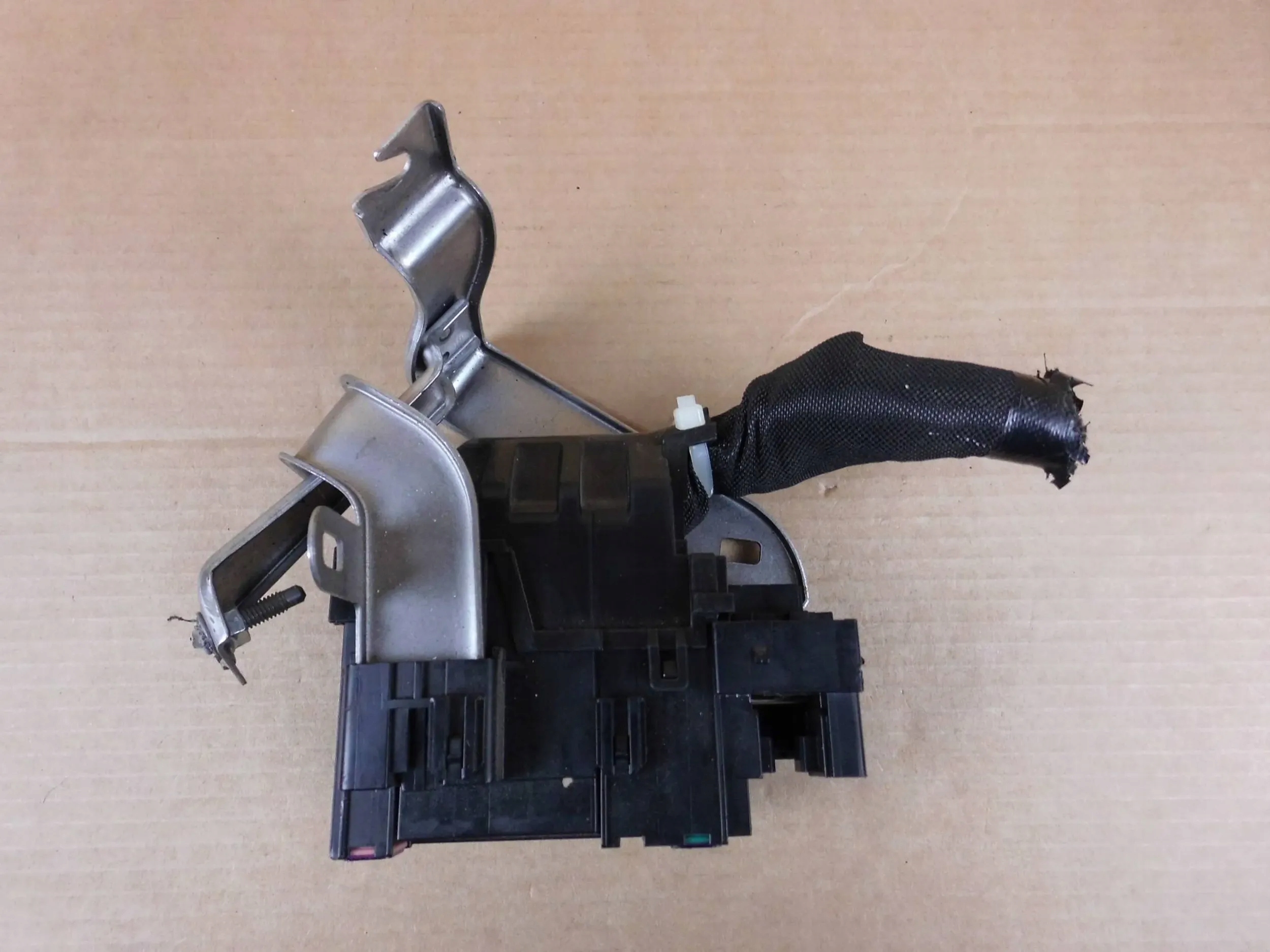 HONDA HR-V 1.5 ET-VTEC MODULE FUSIBLES PRZEKAZNIKOW