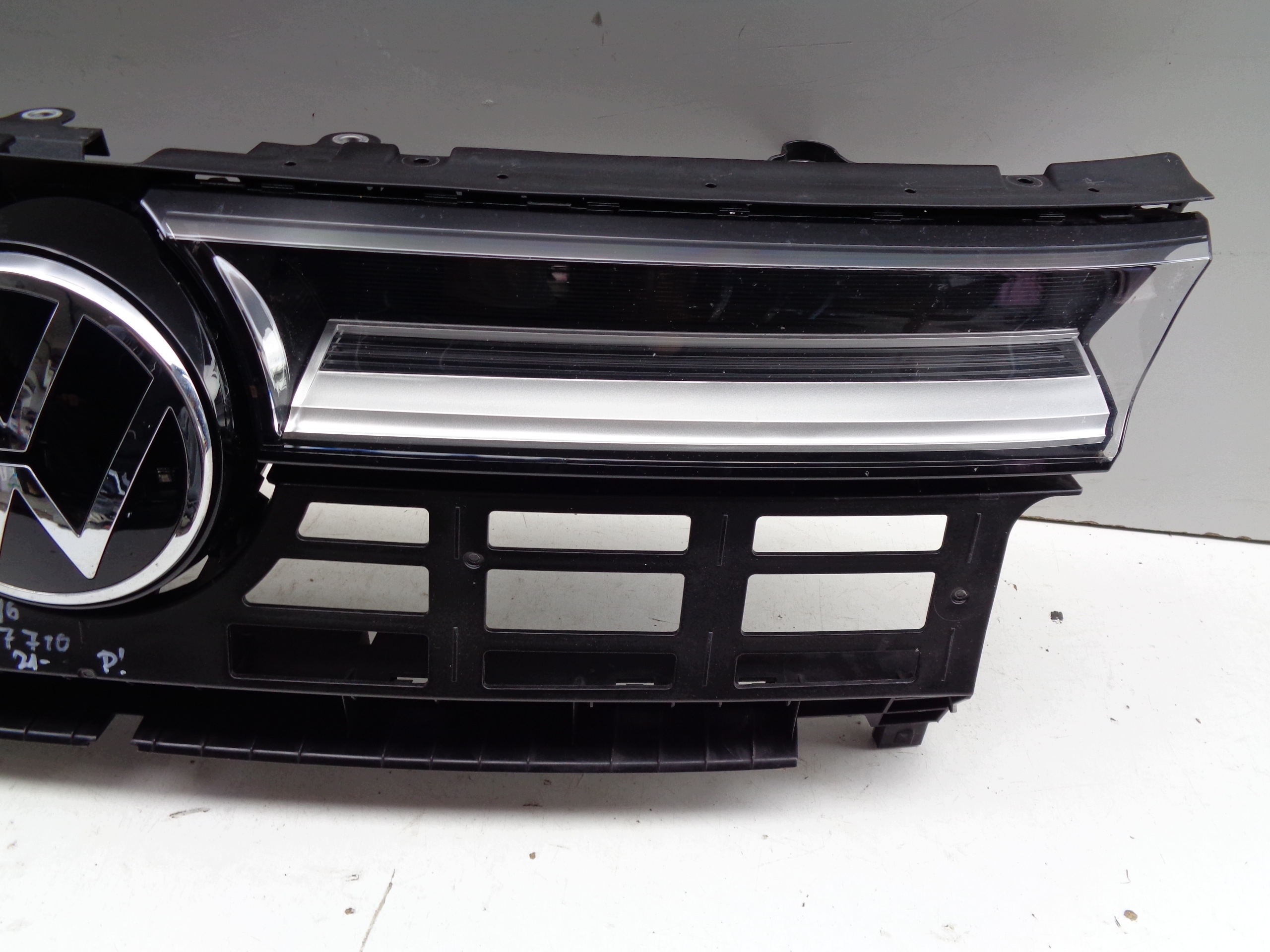 grille VW T7 7T 7T0 21- NR 53696