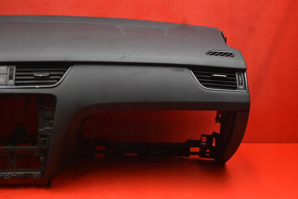 dashboard instrument panel console cockpit airbag EU SKODA OCTAVIA 3 III 13-17