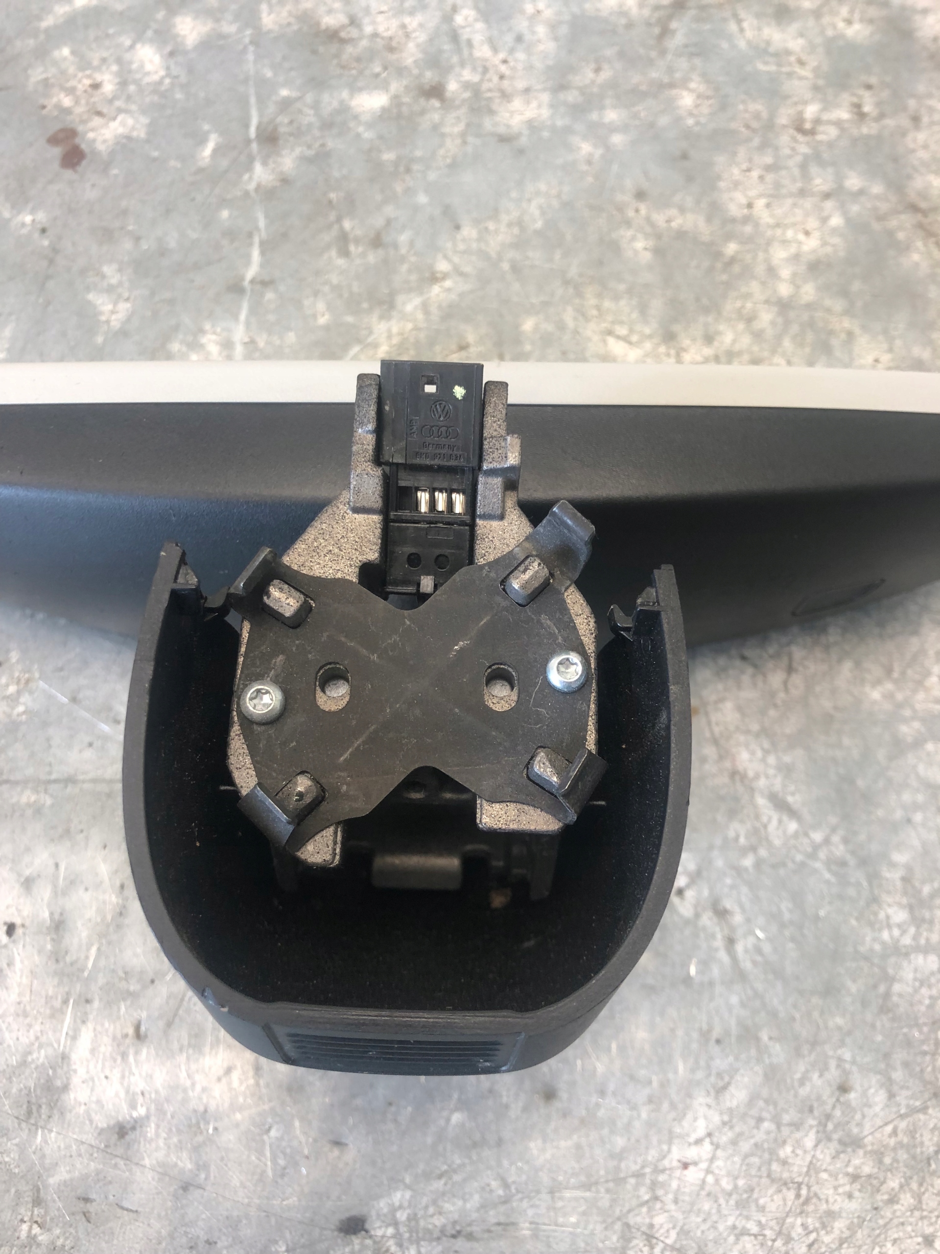 mirror inner 4 PIN SKODA FABIA III 3G0857511E
