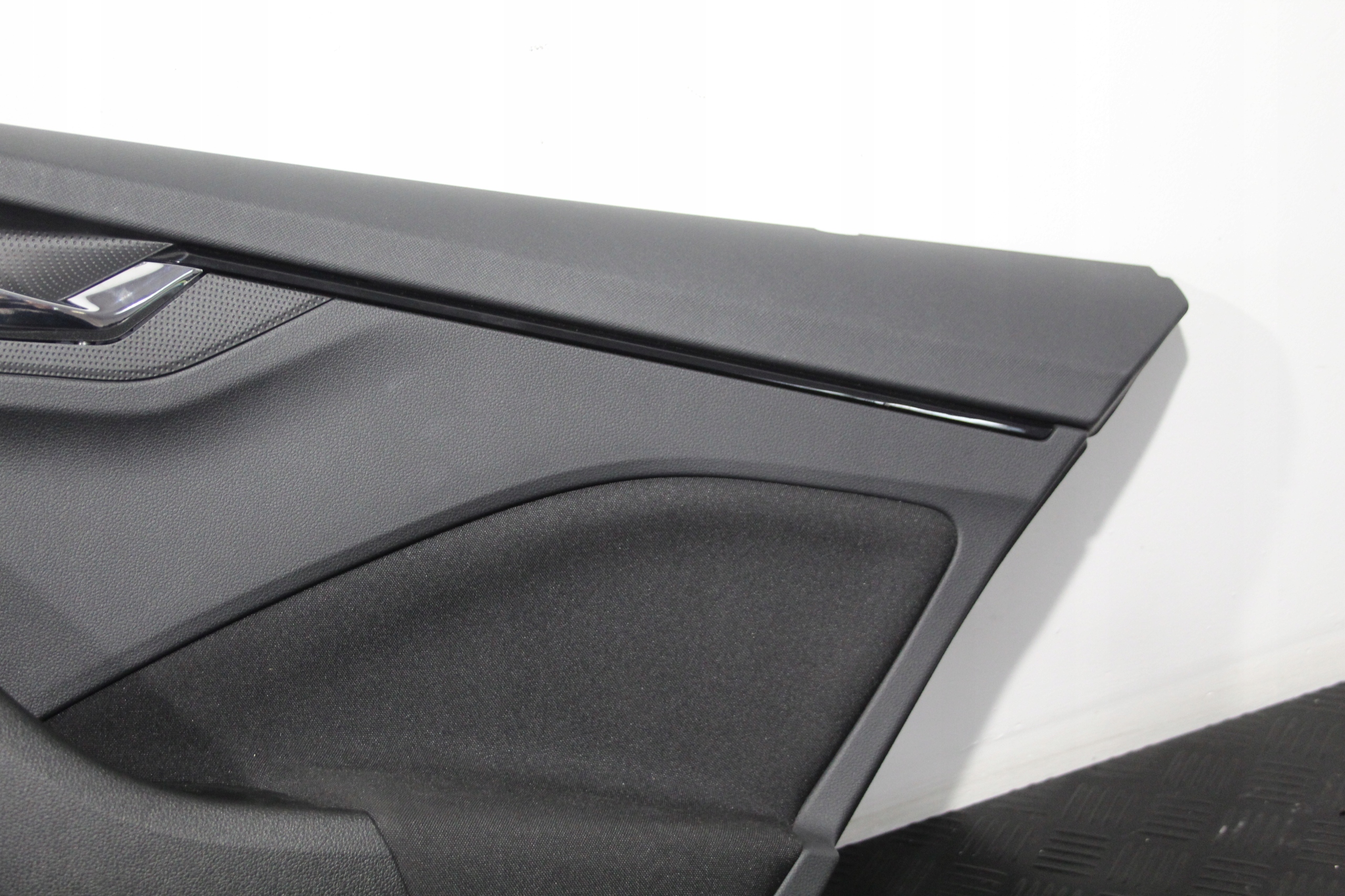 side upholstery door right rear part SKODA SCALA 657
