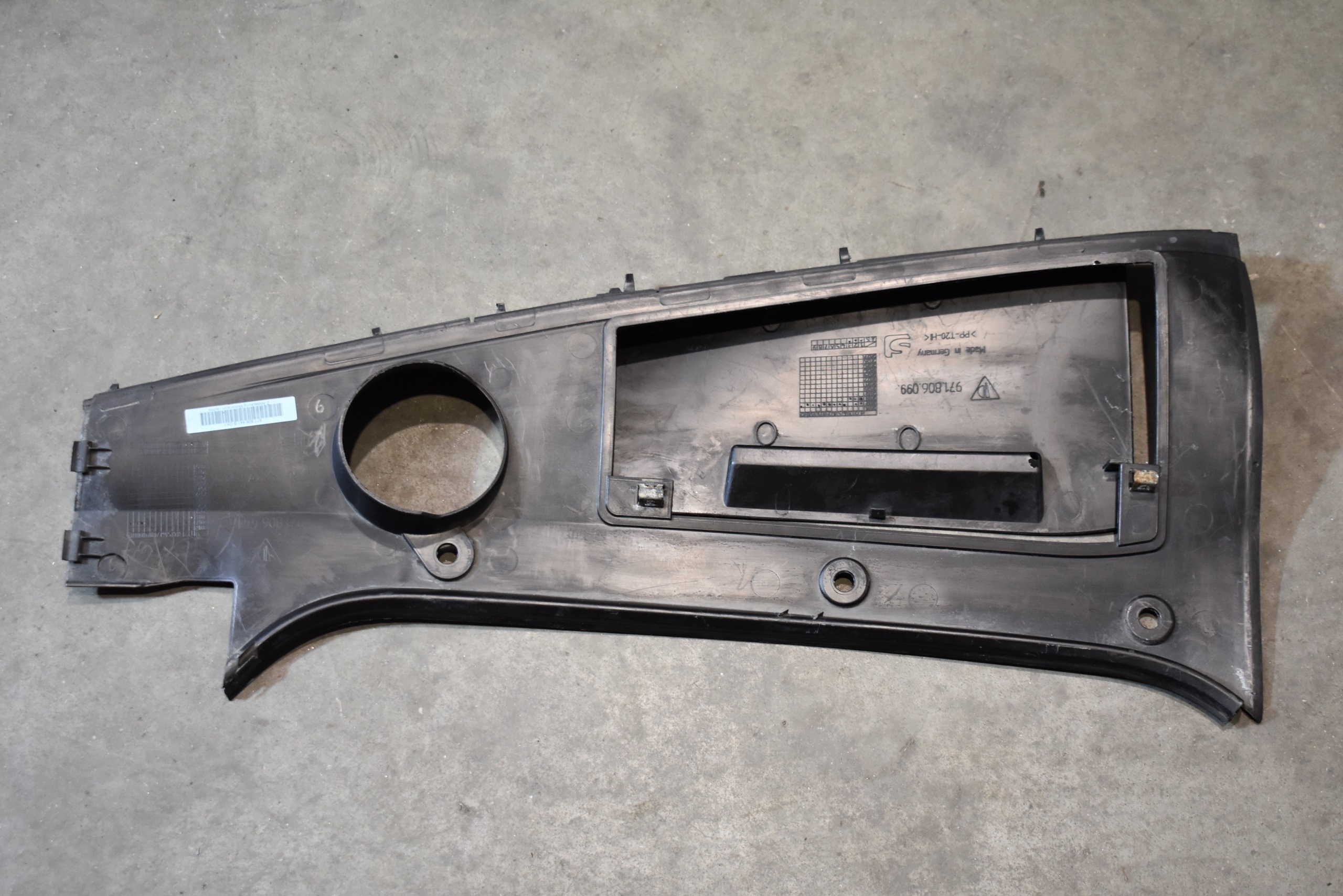 perfect condition cover under the window right PORSCHE PANAMERA 971 1