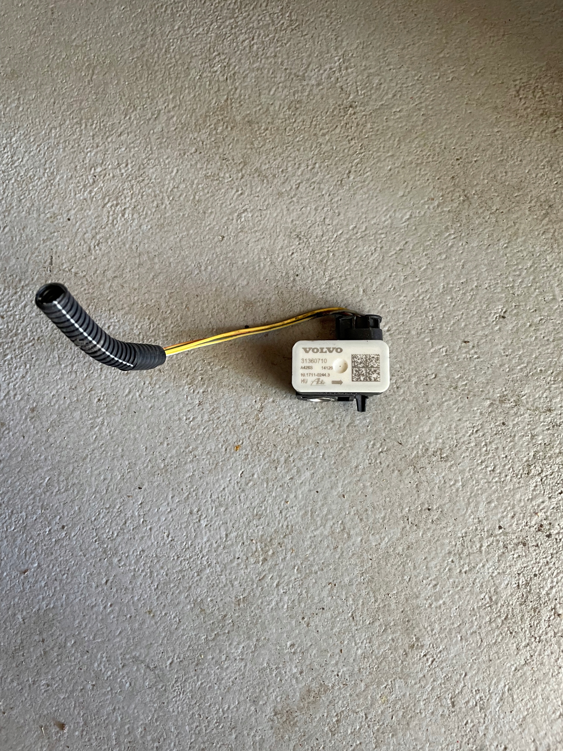 ДАТЧИК ПОДВЕСКИ VOLVO 31360710