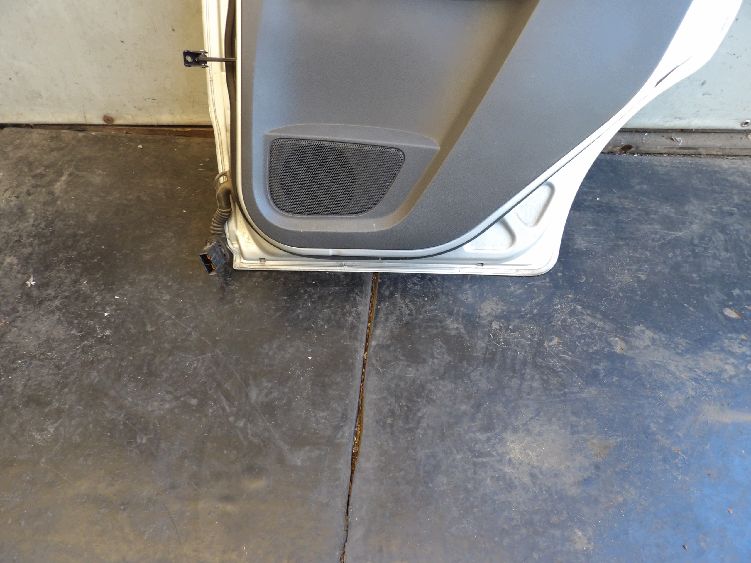 Ford C-max and 2,0 TDCI door rear. right 03