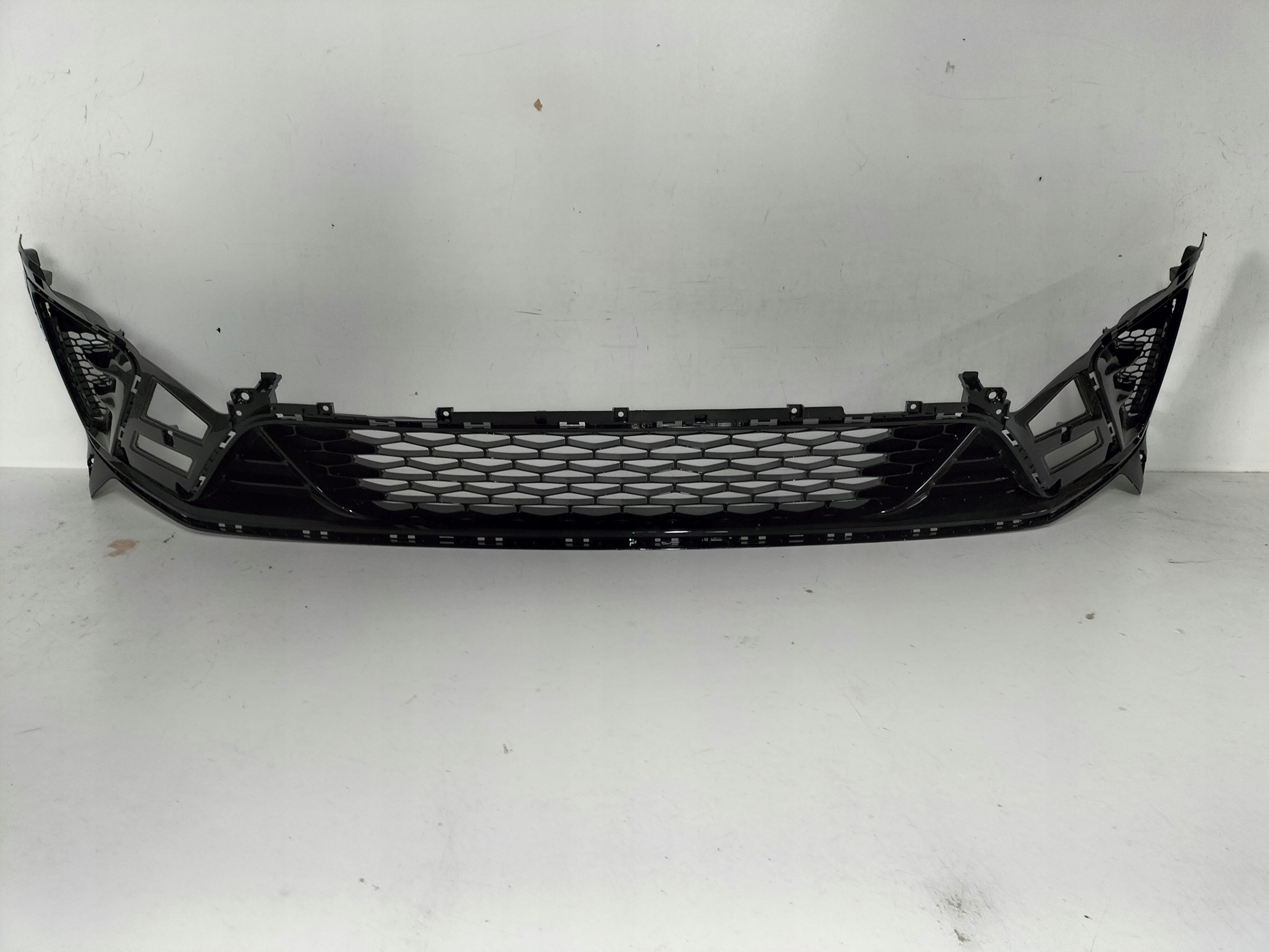 GRILL LÜFTUNGSGITTER DER STOSSSTANGE KIA CEED III 18- GT-LINE