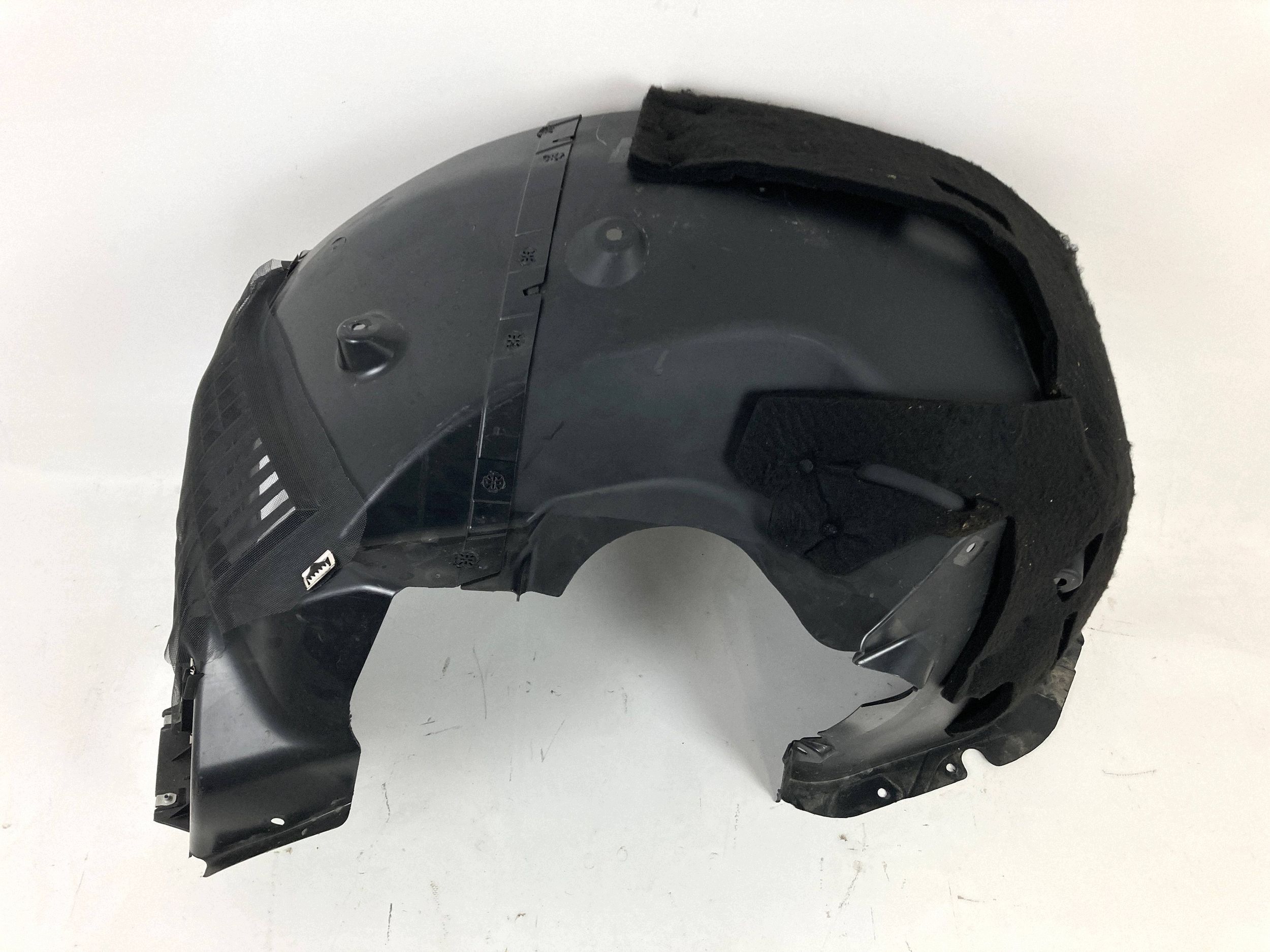 Chevrolet Corvette C8 Stingray 2020-2026 mudguard antykorozyjne right front