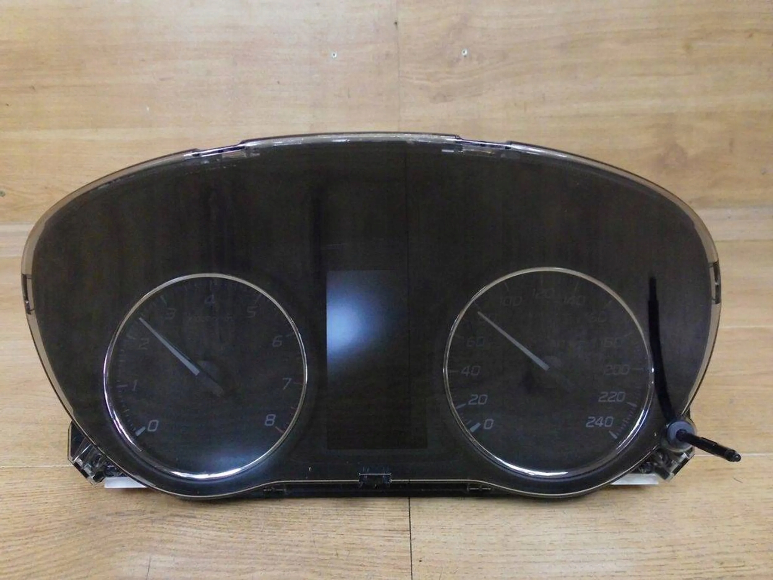 Mitsubishi Outlander III 2.0 B AUTOMAT 4WD dials 8100C533