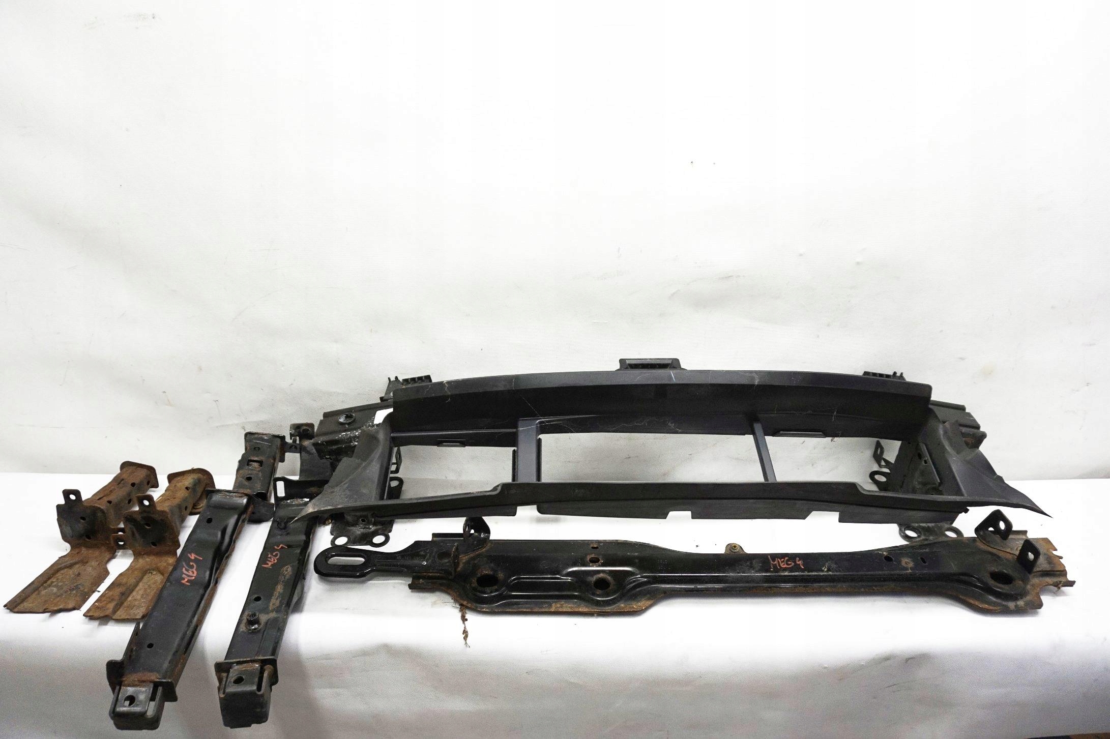 PAS PRZEDNI WZMOCNIENIE KOMPLET RENAULT MEGANE IV 4 1.2TCE Producent części Renault OE