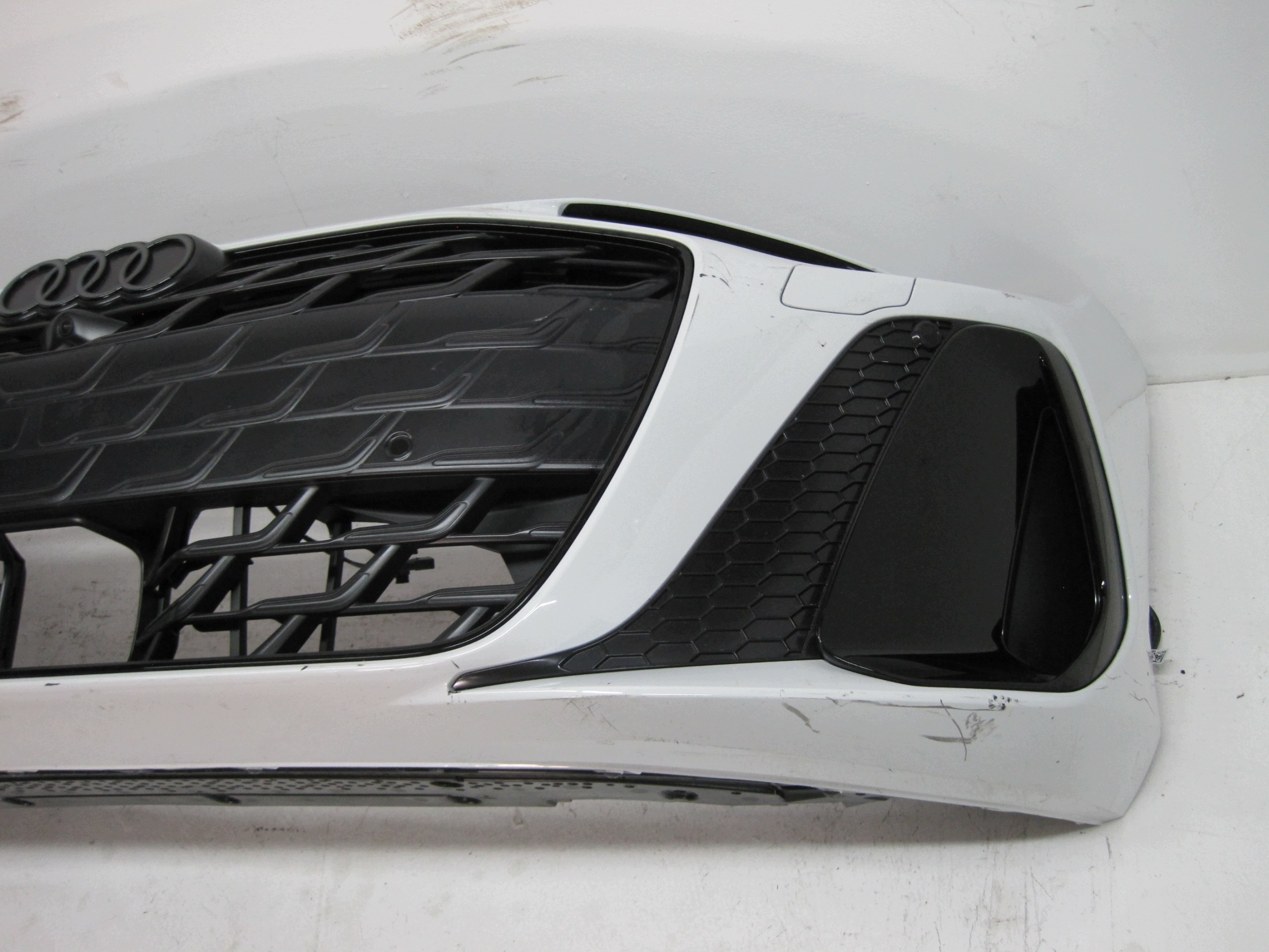 bumper Audi A6 4P0 S-LINE XENON KAMERA 25R front front