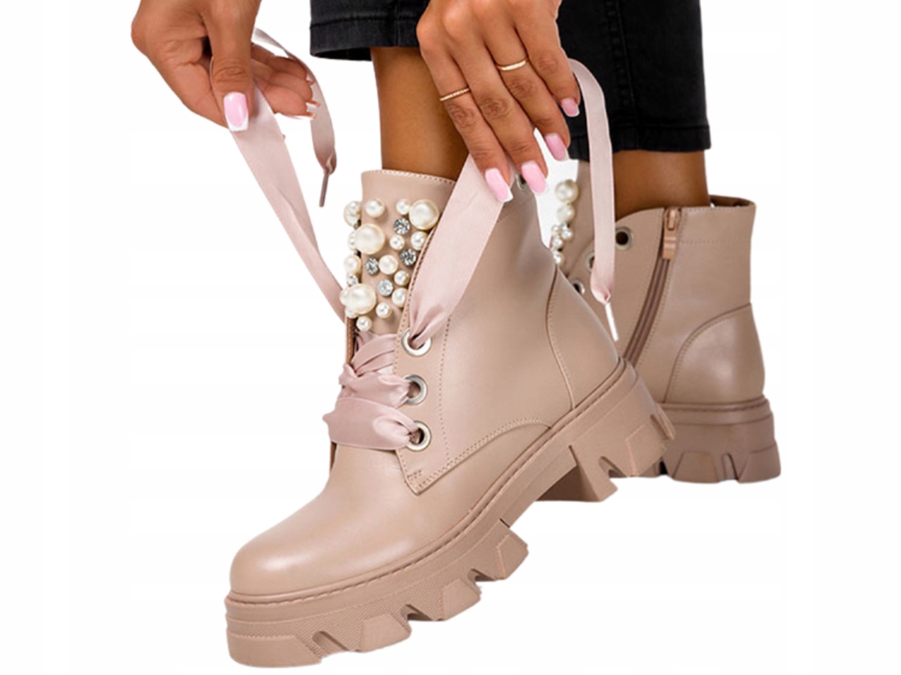 BOTKI DAMSKIE NA PLATFORMIE Z PEREŁKAMI WSTĄŻKA 40