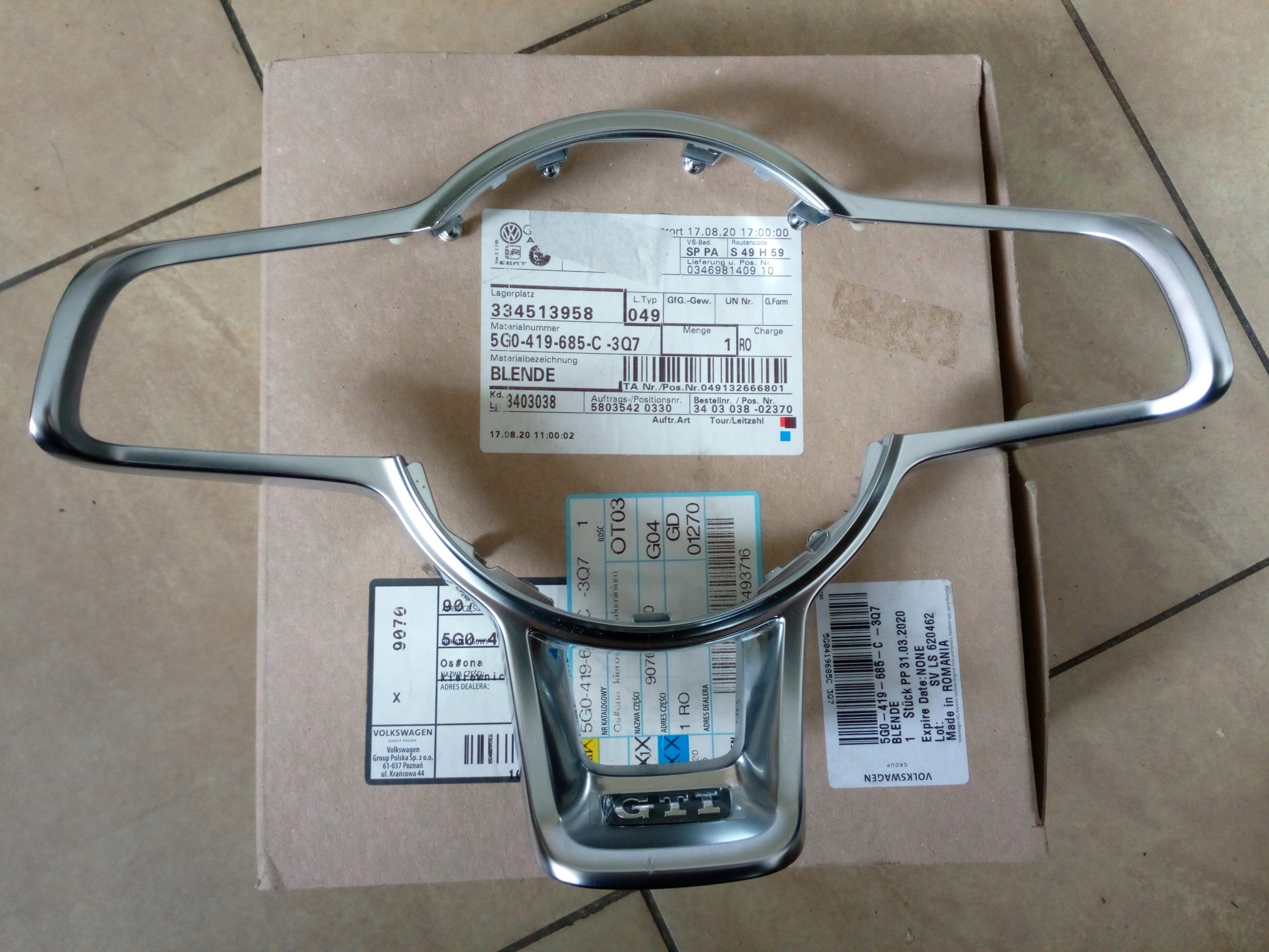 5G0419685C - Обшивка рулевого колеса VW GOLF VII PASSAT B8.*