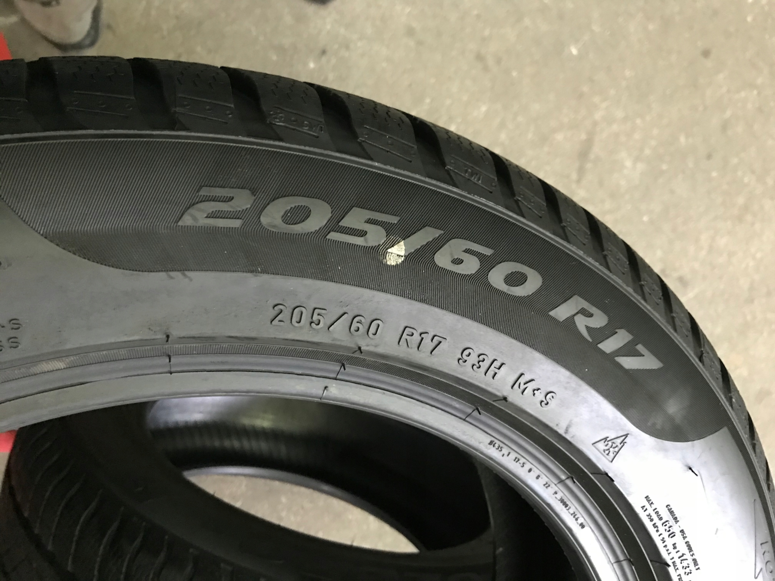 2 tyres winter 205/60R17 Pirelli Sottozero 3 8mm