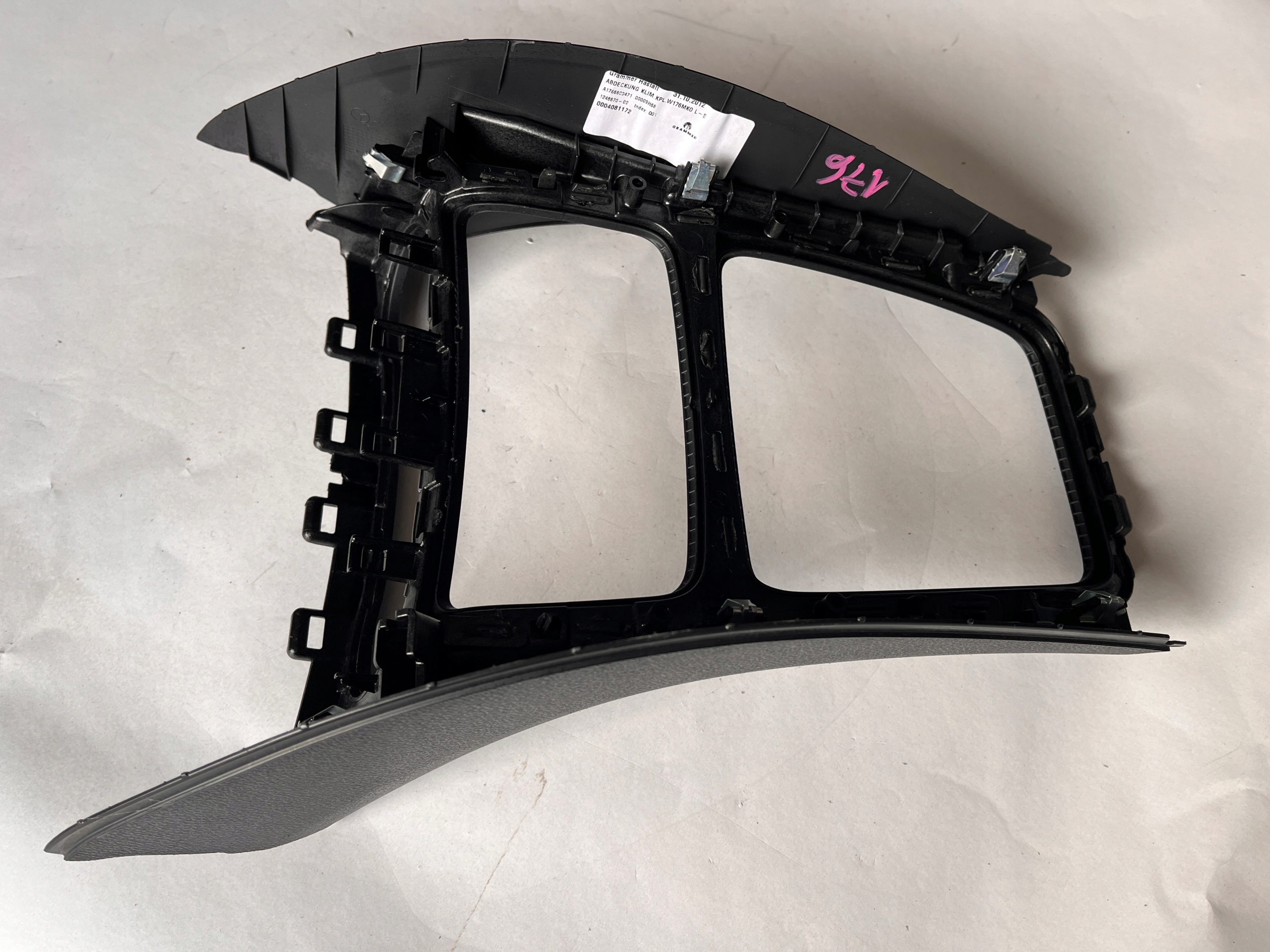 MERCEDES A KLASA W176 frame DEKOR TUNELU A1766800471