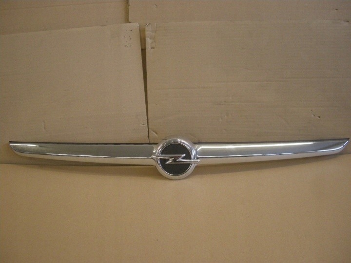 OPEL ZAFIRA C LISTWA NA KLAPE TYŁ