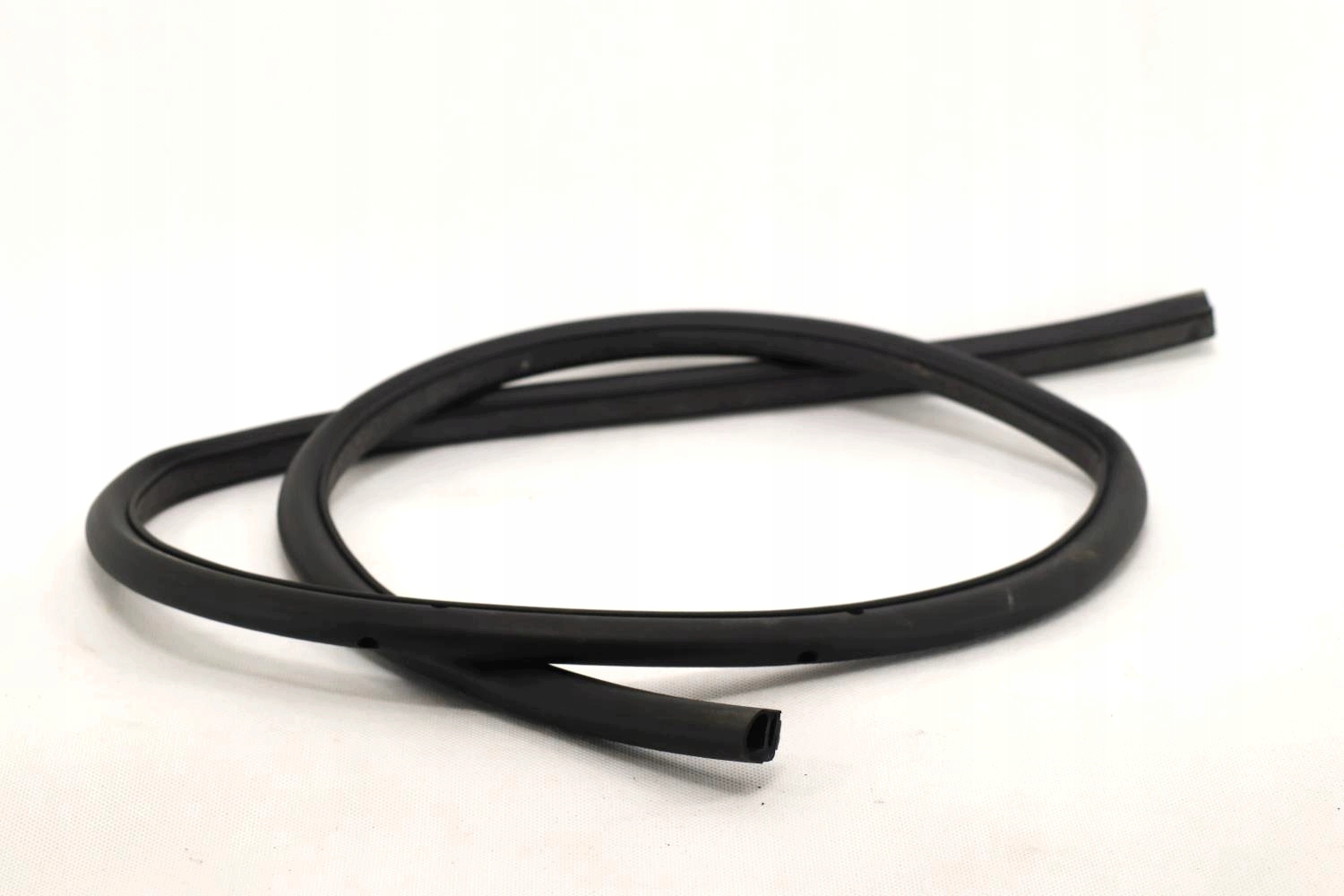 TESLA III 3 USZCIELKA DRZWI TYŁ PRAWA 1090508-00-D Numer katalogowy części 1090508-00-D