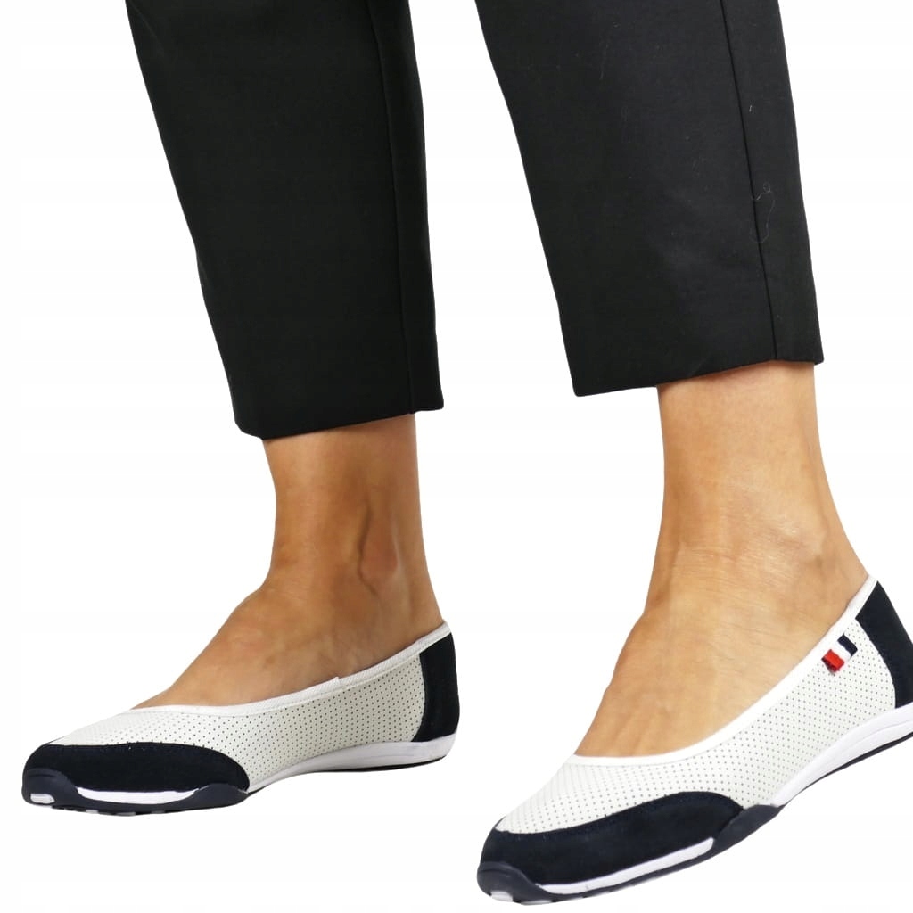 Bílé Tmavě Modré Dámské Kožené Sportovní Baleríny, Děrované, Velikost 37