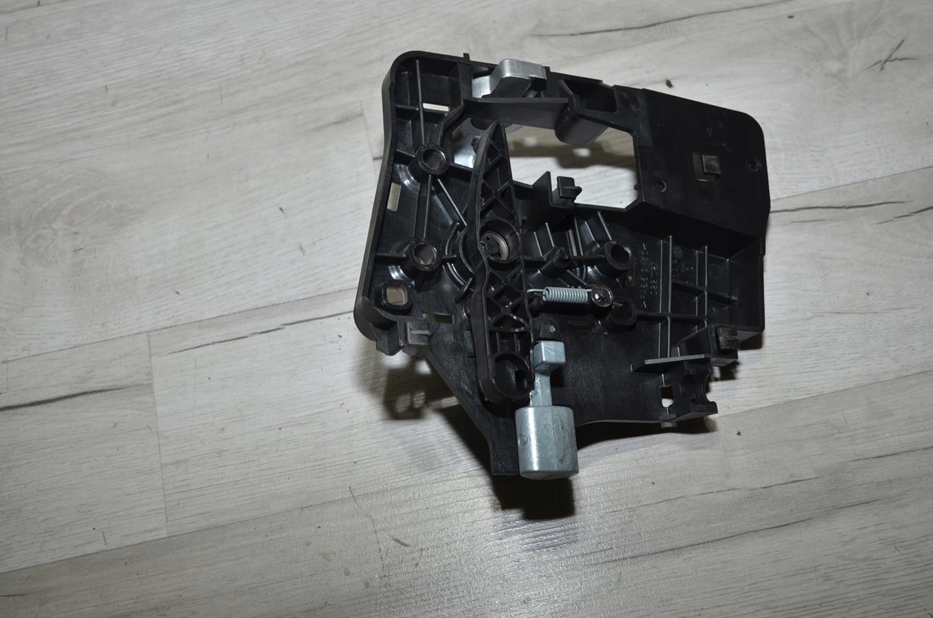 handle wew left bok Peugeot Partner III lift 13