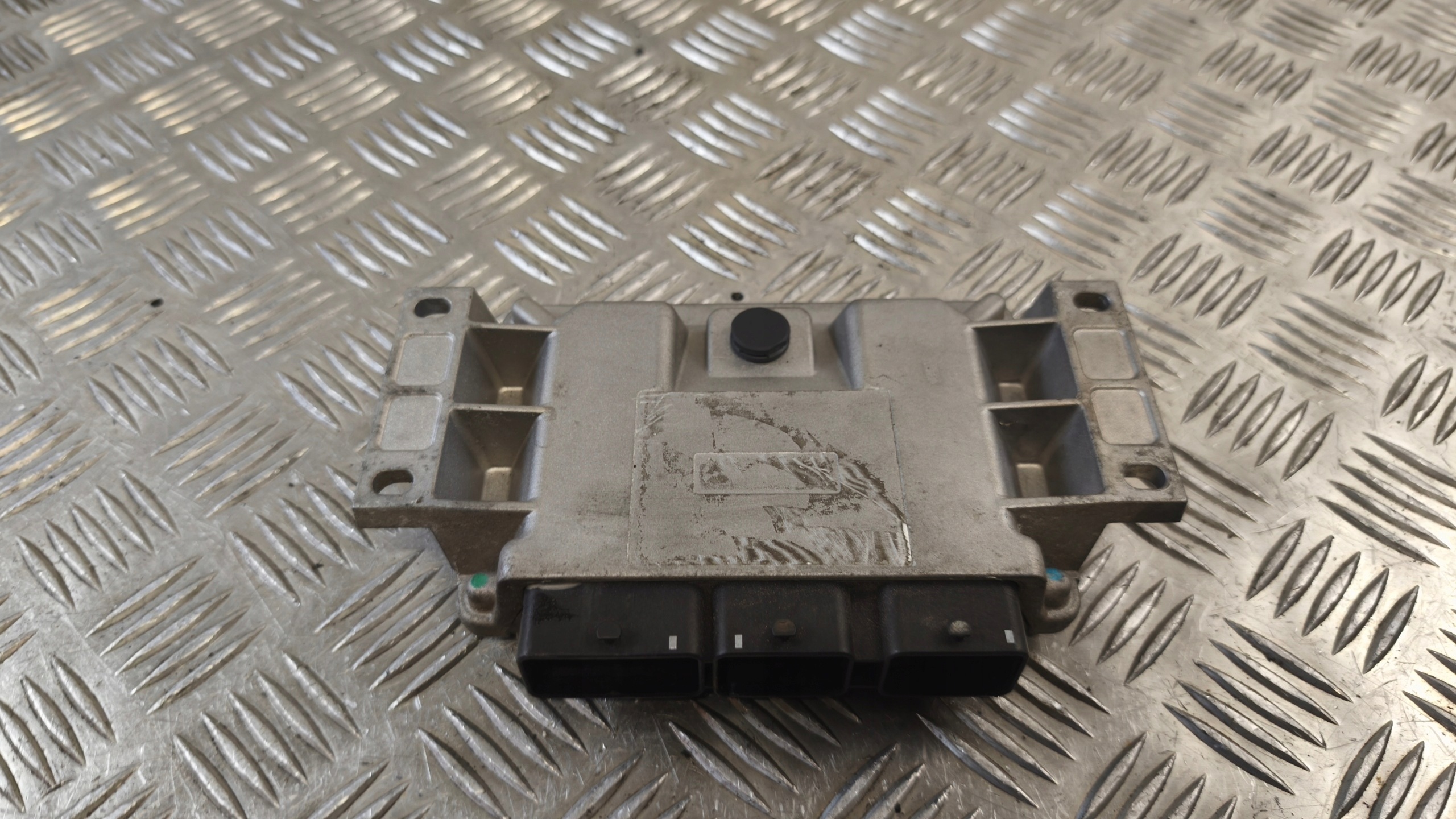 control unit of the engine module ECU CITROEN PICASSO C4 2.0B 0076102