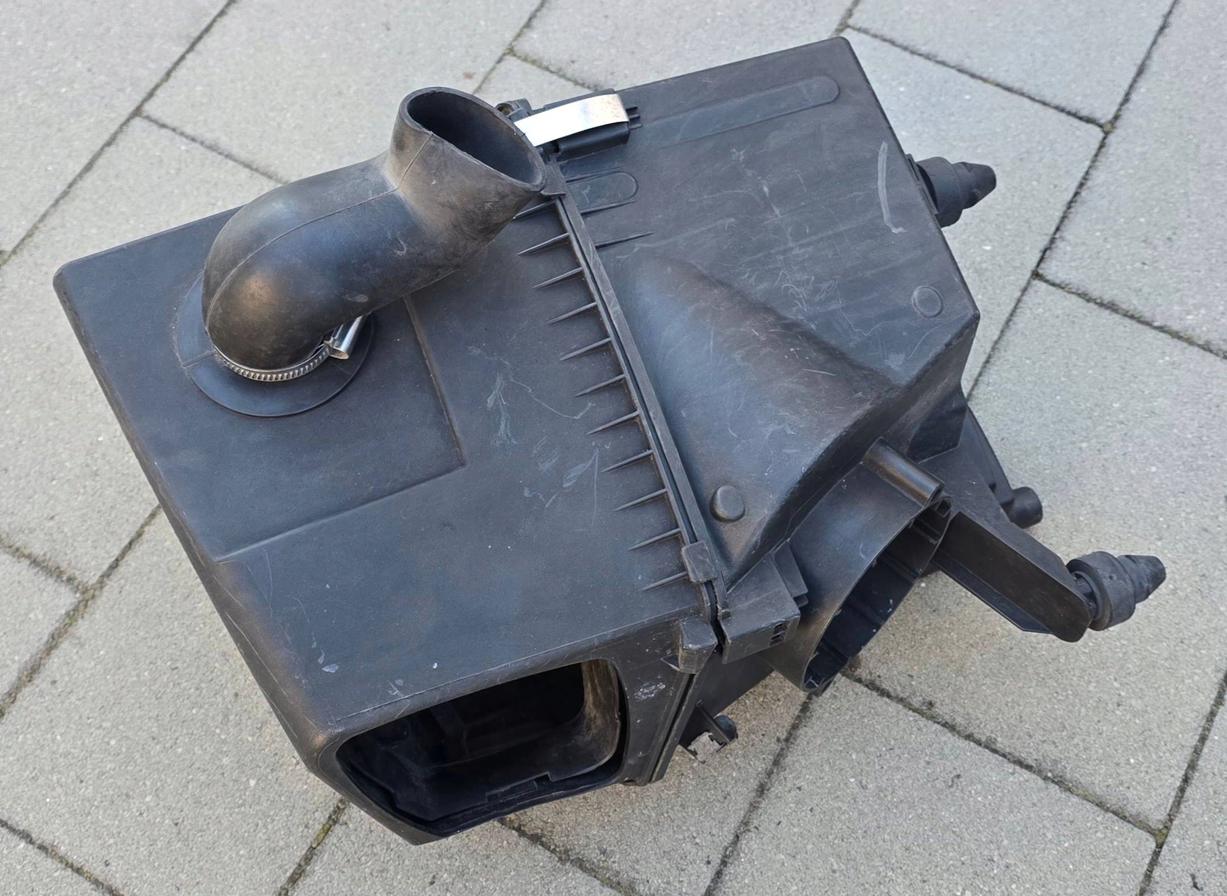 Gehäuse filter luft AUDI A6 C6 2.0 TDI 4F0133835J