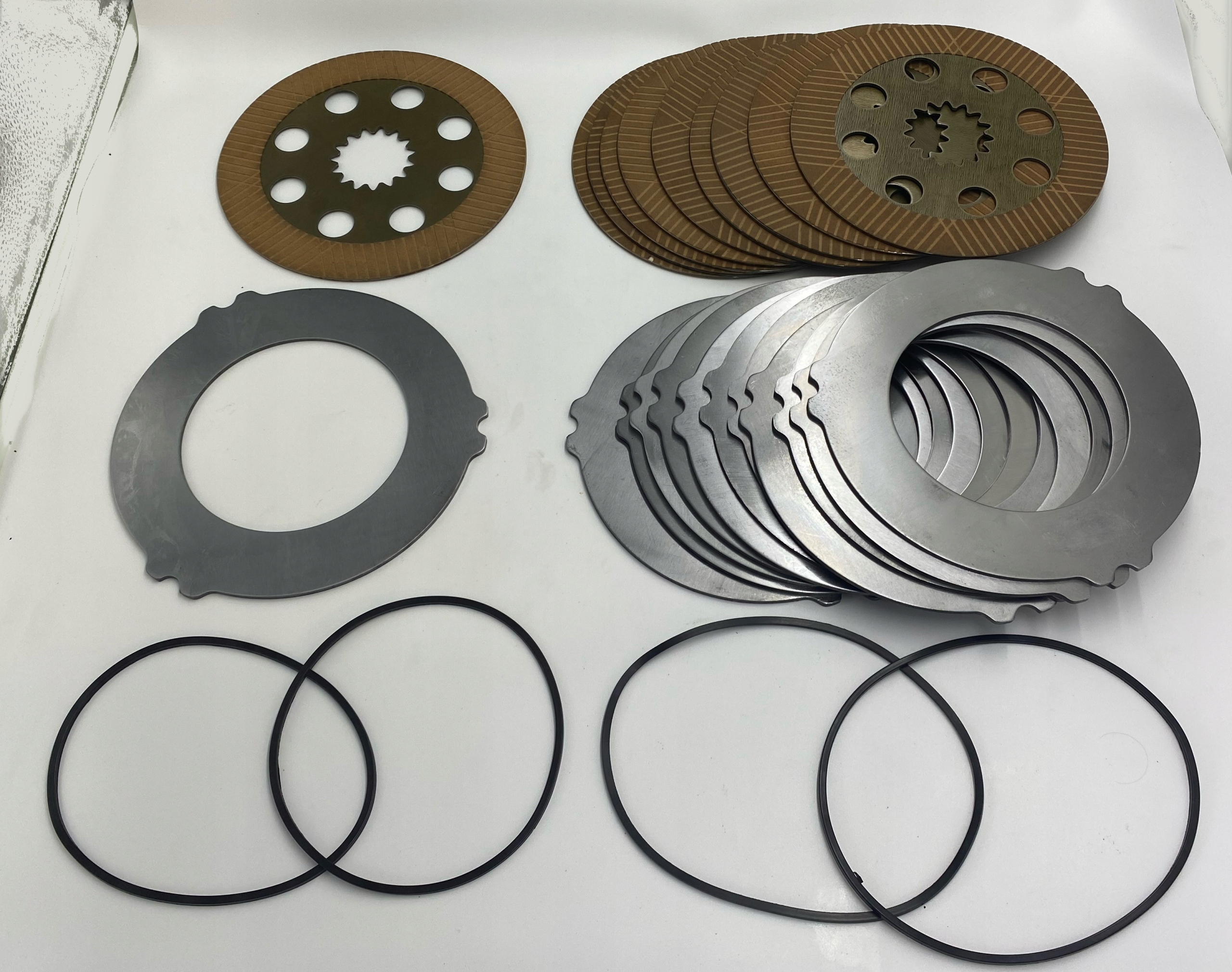 ZESTAW TARCZ i PRZEKLADEK USZCZELNIENIA JCB