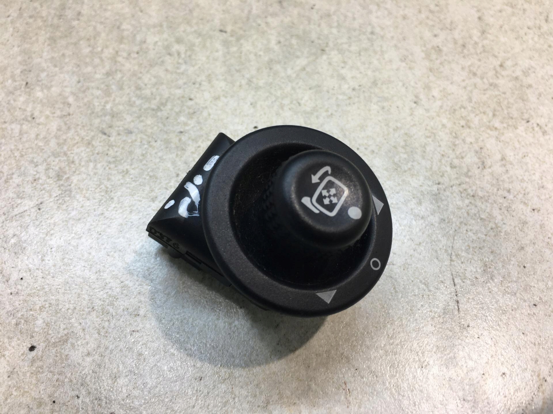 mirror control switch DISCOVERY III YUF500030