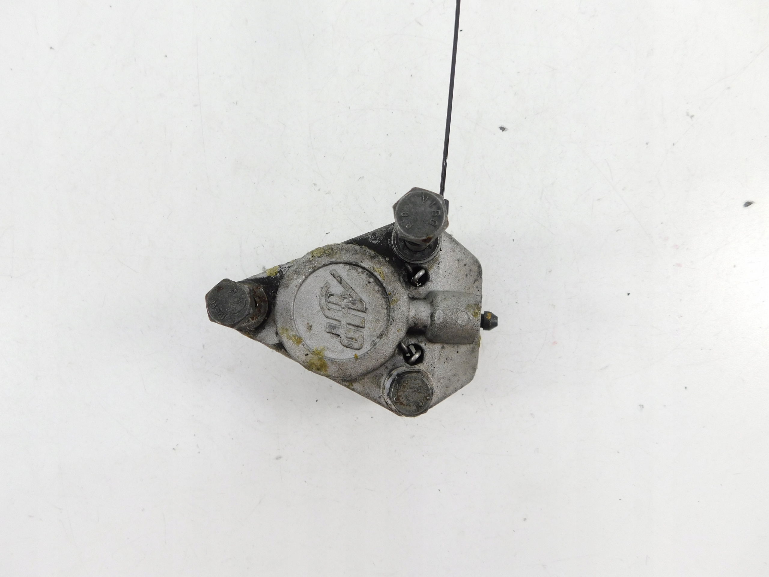 DERBI SENDA 50 ZACISK HAMULCA PRZÓD