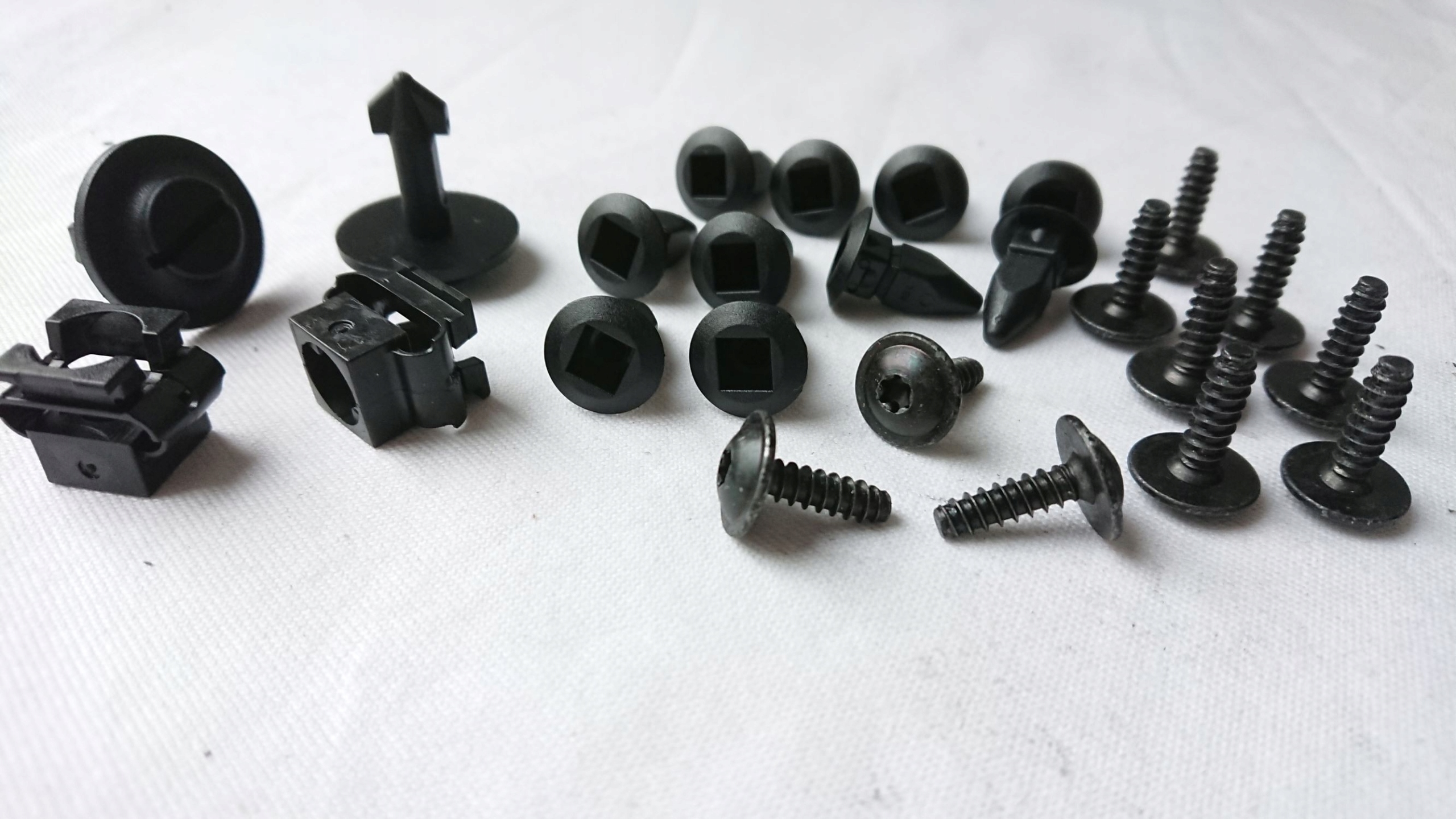 ZESTAW SPINEK NADKOLA VW PASSAT B5 Producent części Polcar