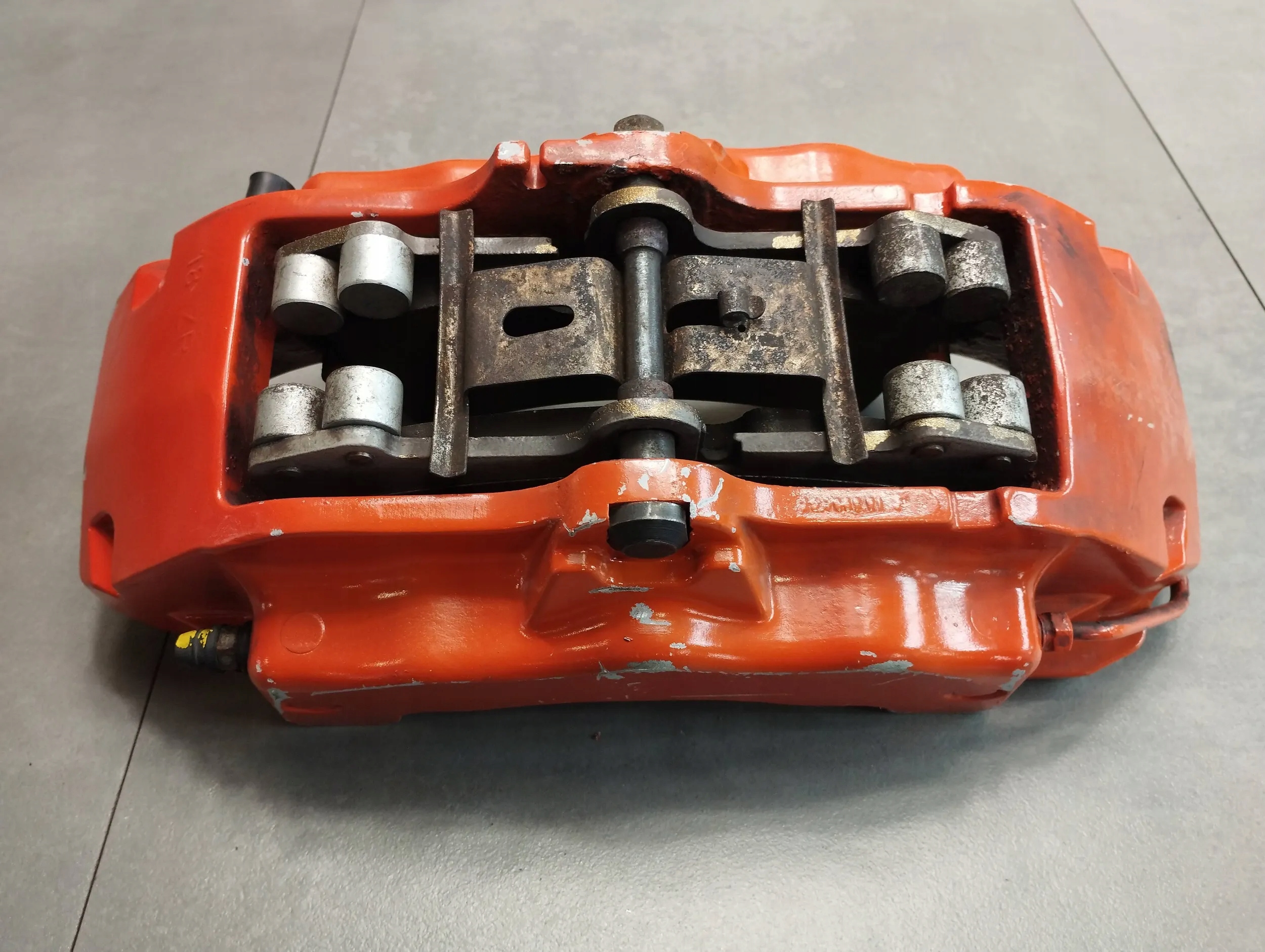 Audi Q7 4L caliper right front