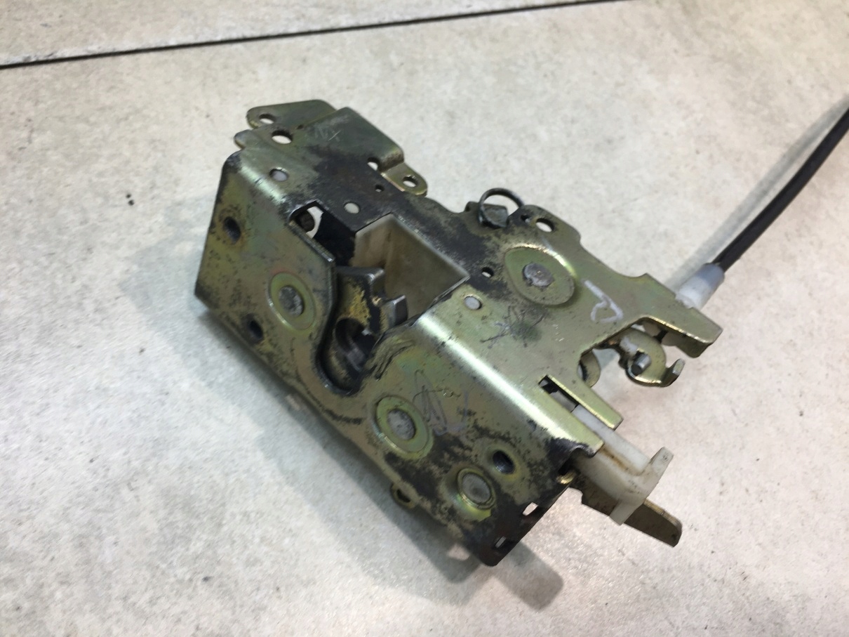 lock door right front MERCEDES VITO W638 A9017201135