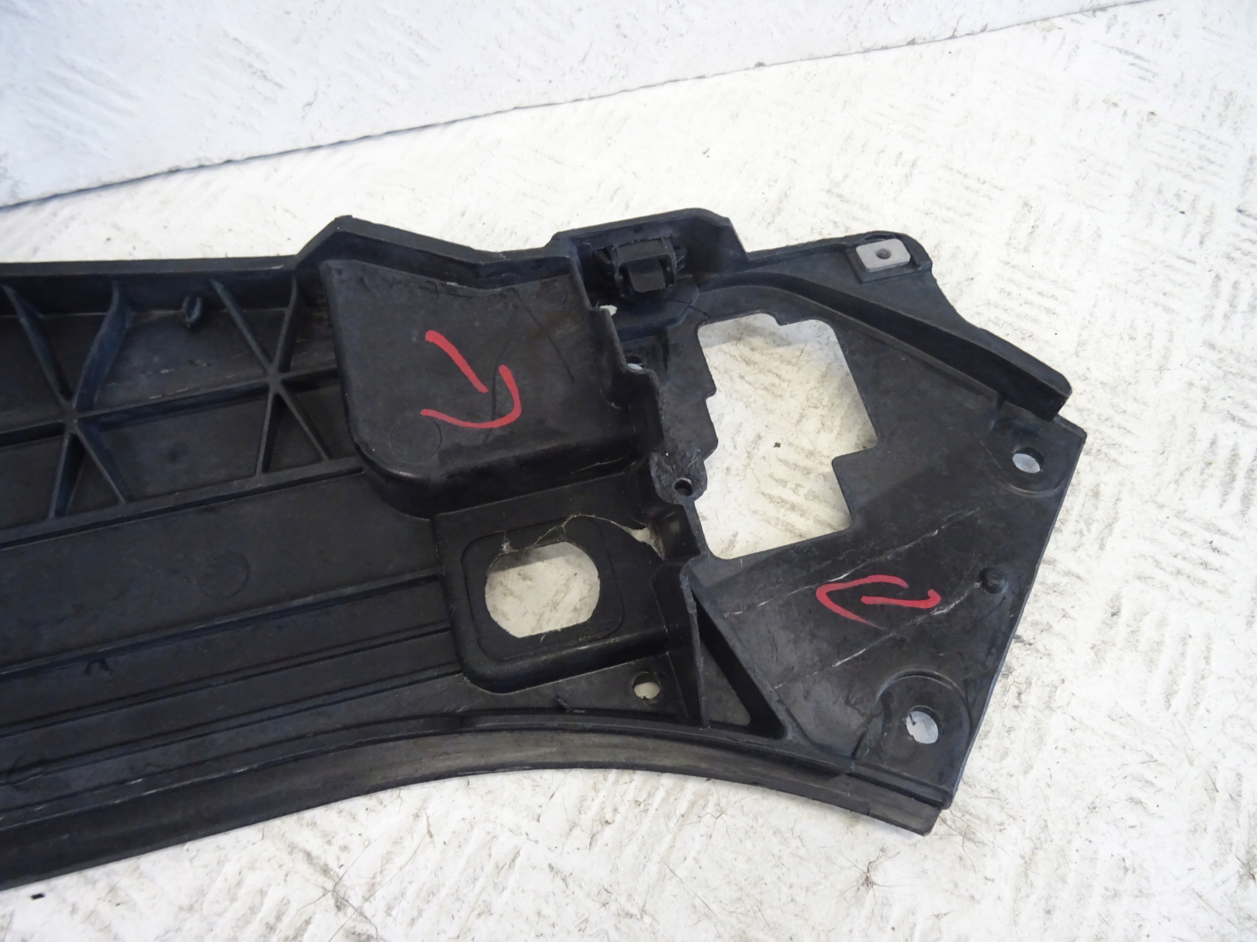 support panel for radiators pillar upper MERCEDES S-KLASA W222 A2226223800