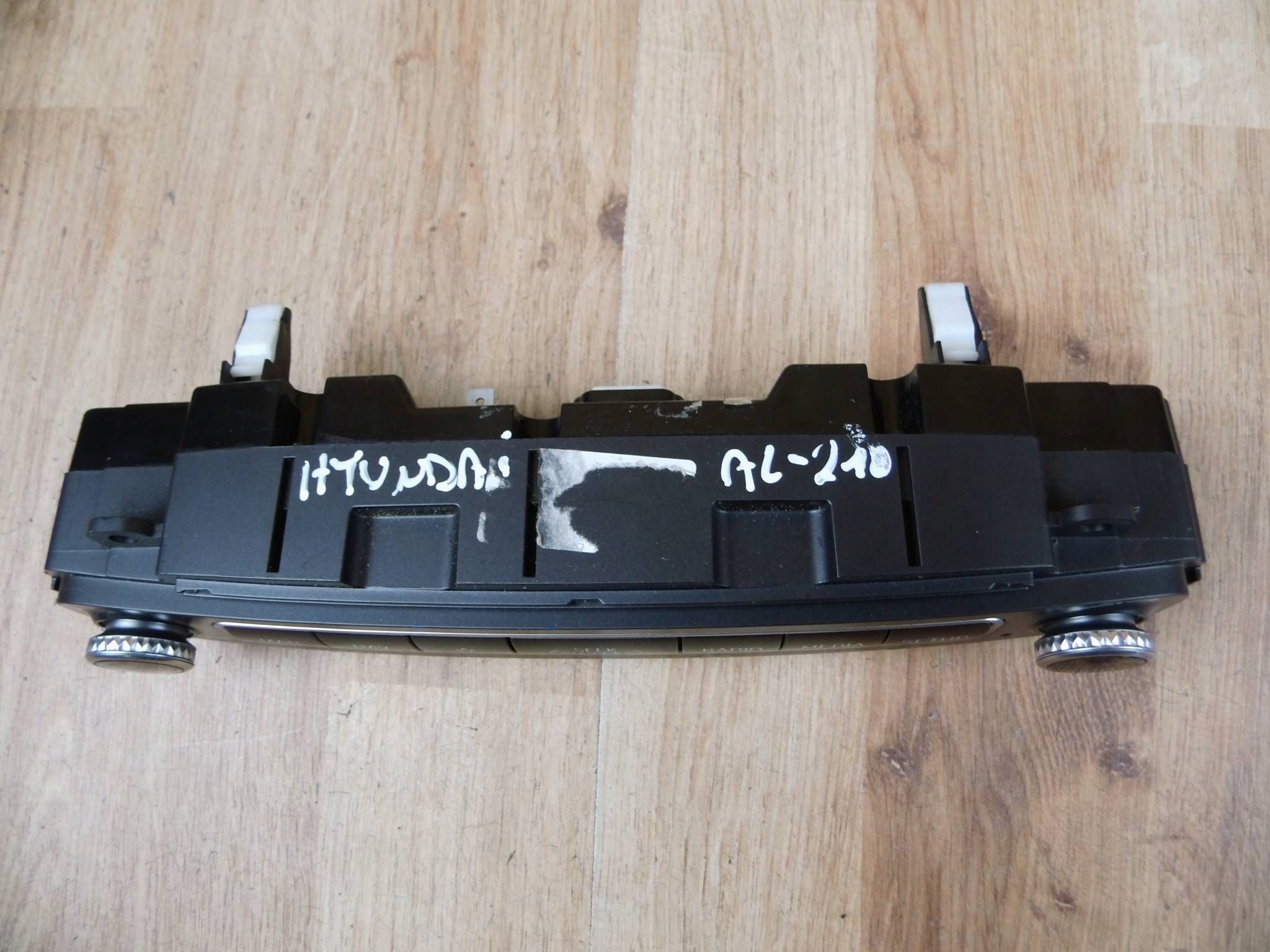 Hyundai Santa Fe IV LIFT switch panel radia