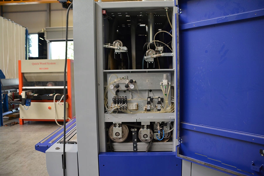 SZLIFIERKA SZEROKOTAŚMOWA FELDER FORMAT4 - 1100 - 2 AGREGATY Rodzaj szlifierki taśmowa