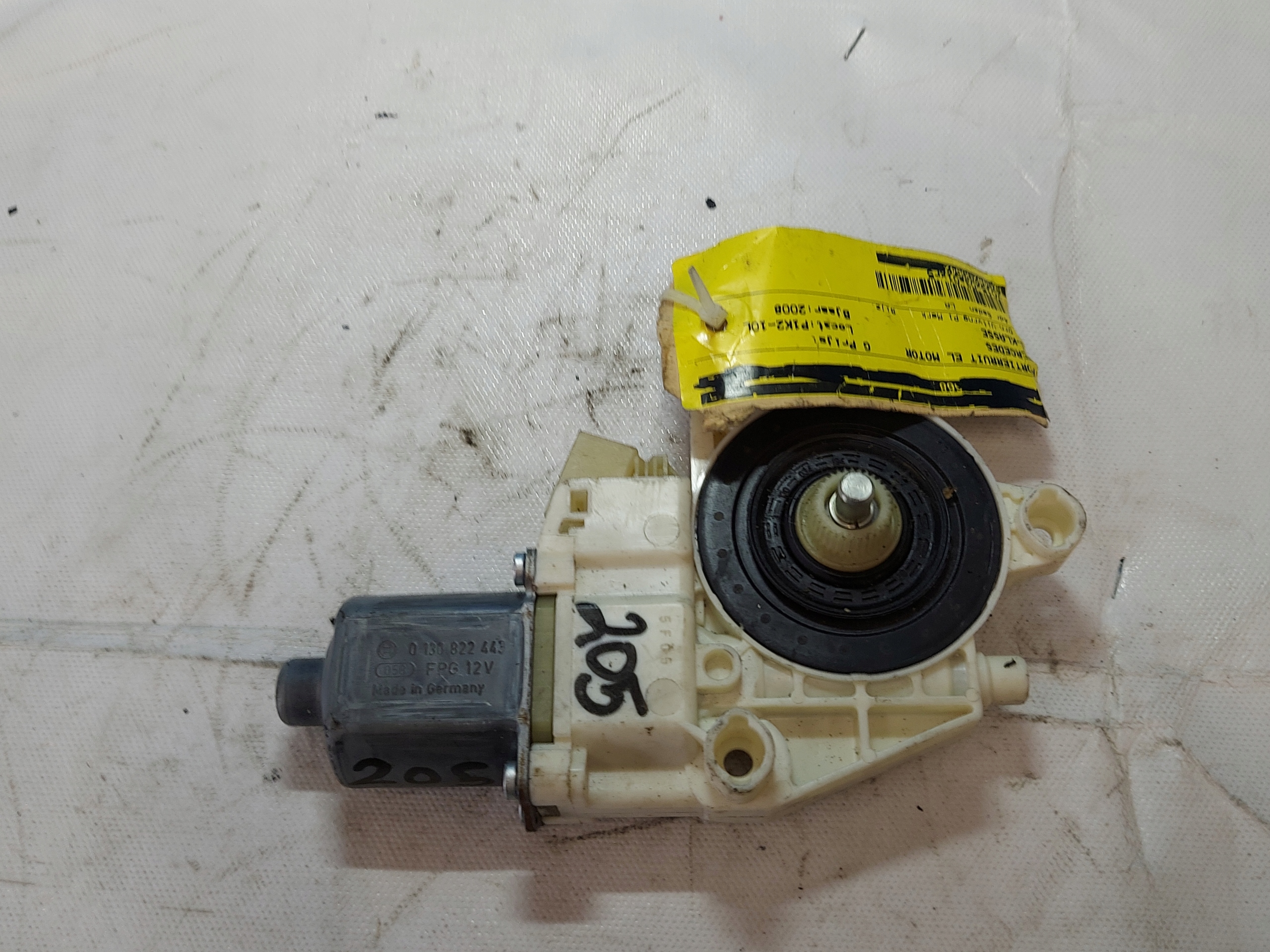 engine lifting windows MERCEDES W204 A2048200642 left rear part