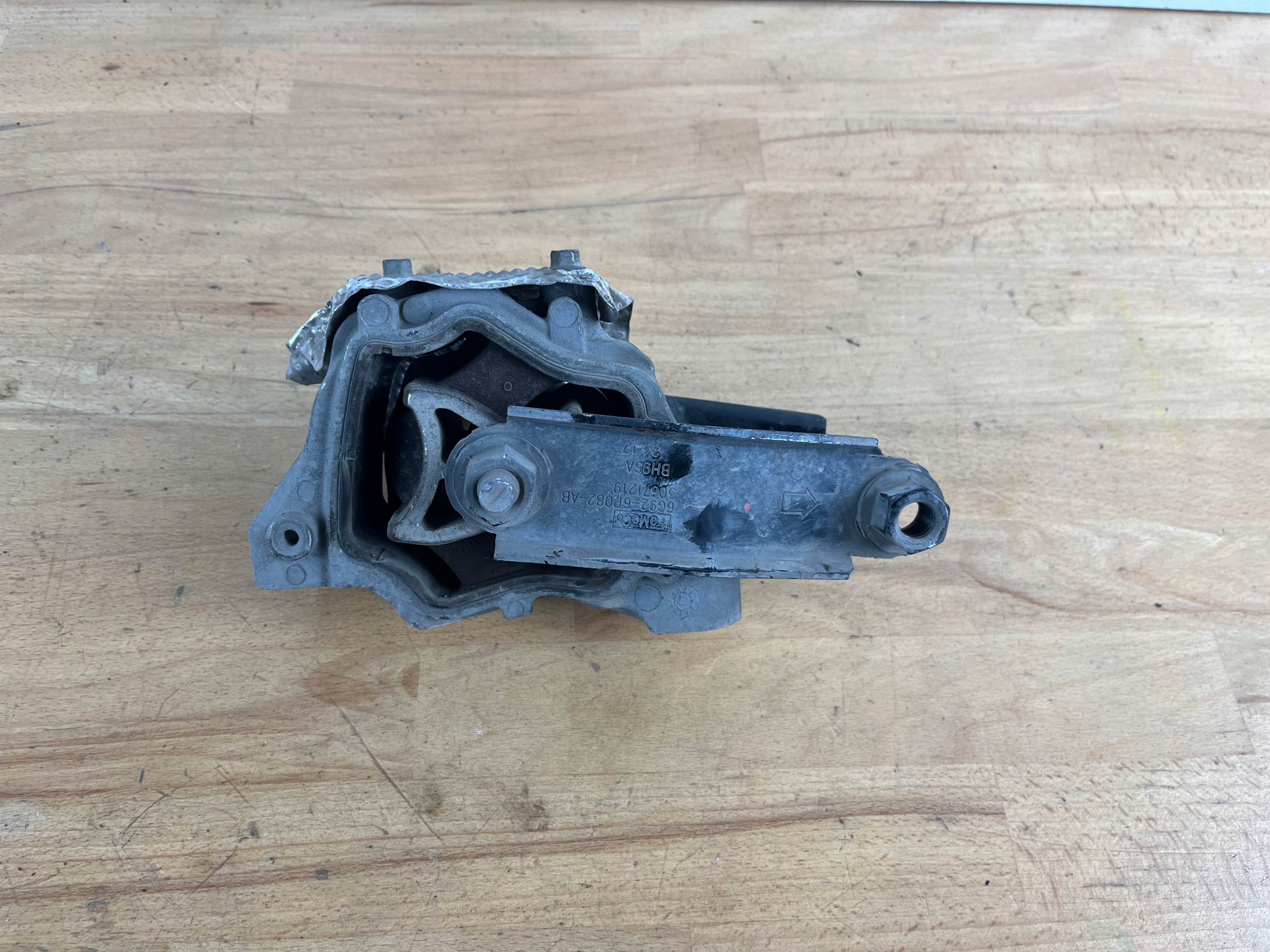 holder engine mount JAGUAR E-PACE X540 6G92-6P082-AB