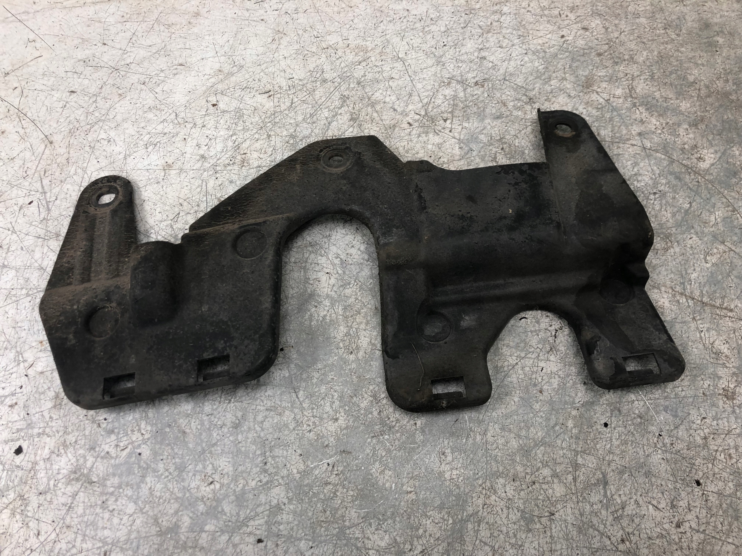 motor cover right SUBARU LEGACY IV KOMBI