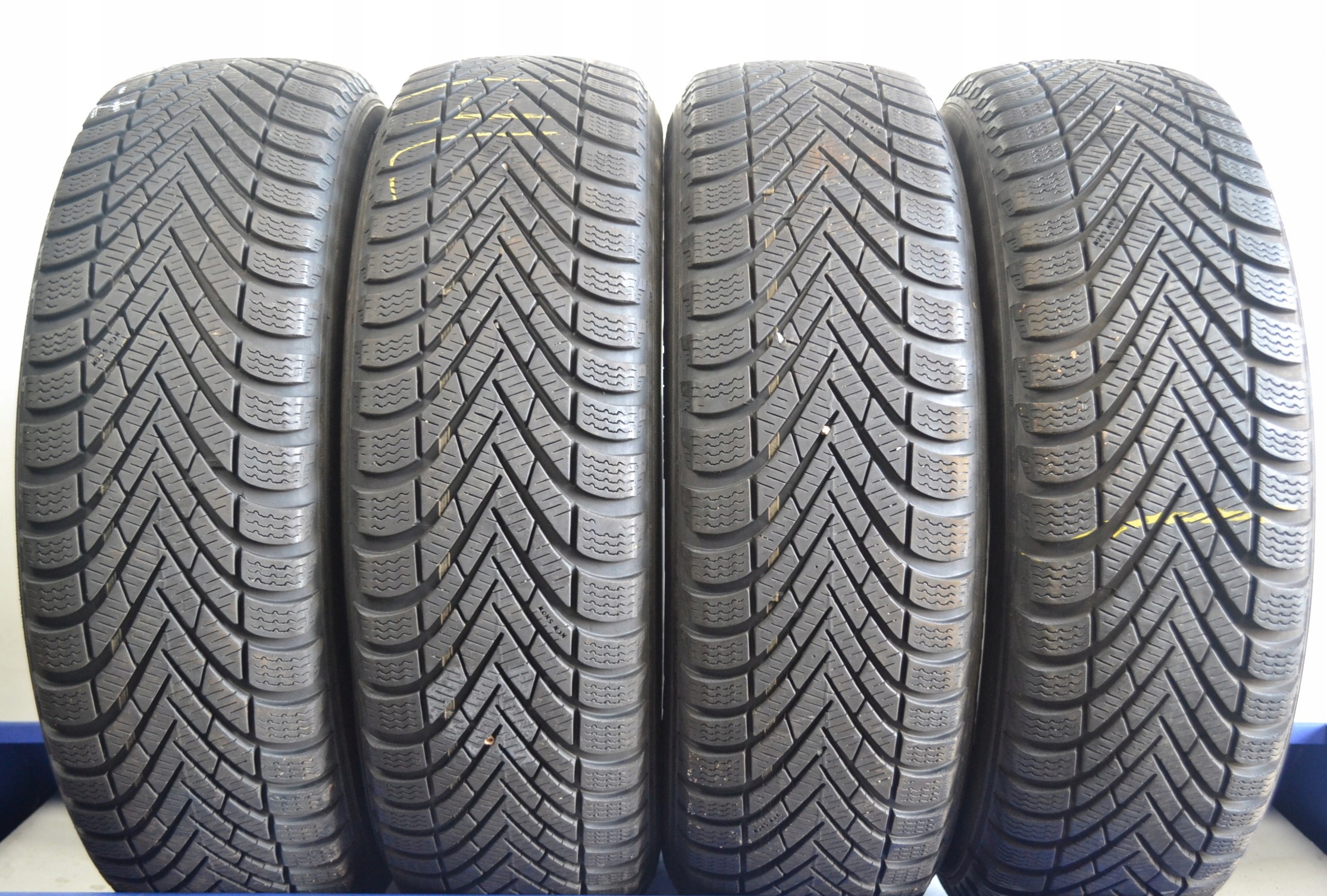 185/65R15 88T PIRELLI CINTURATO WINTER x4szt 8403z