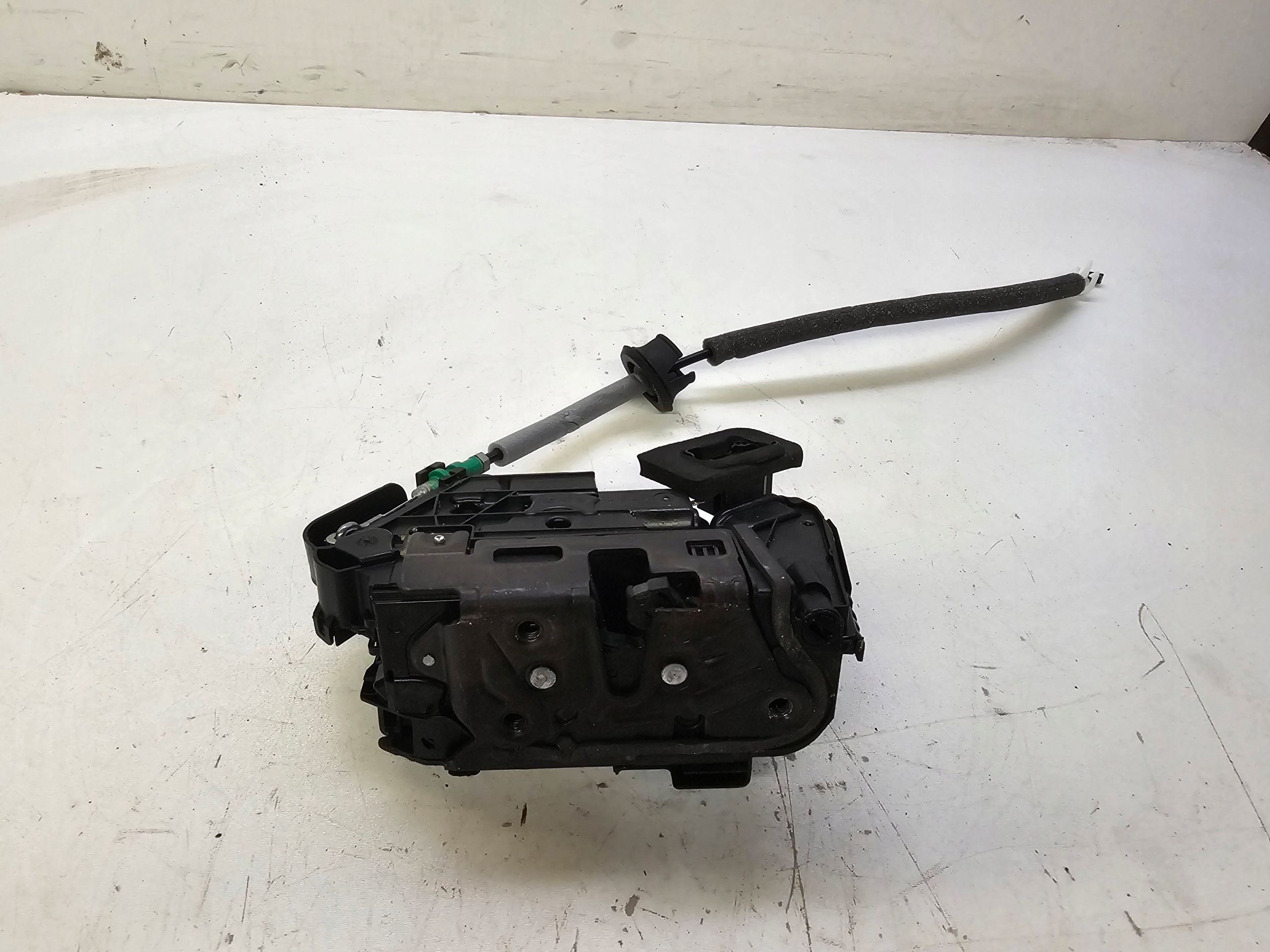 lock door right front AUDI Q3 F3 5TB837016A