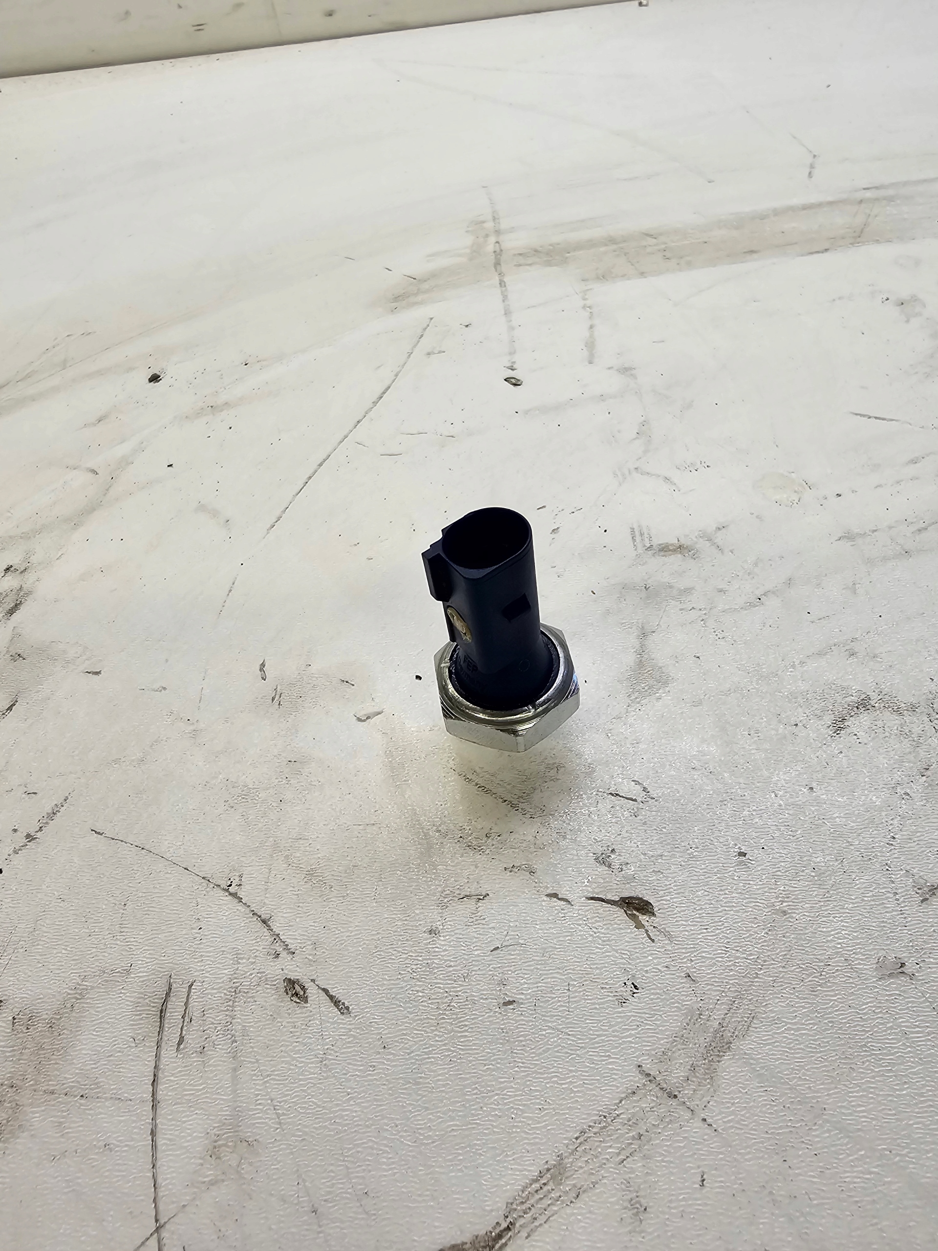 SENSORE PRESSIONE OLIO A3 S3 GOLF GTI 06K919081