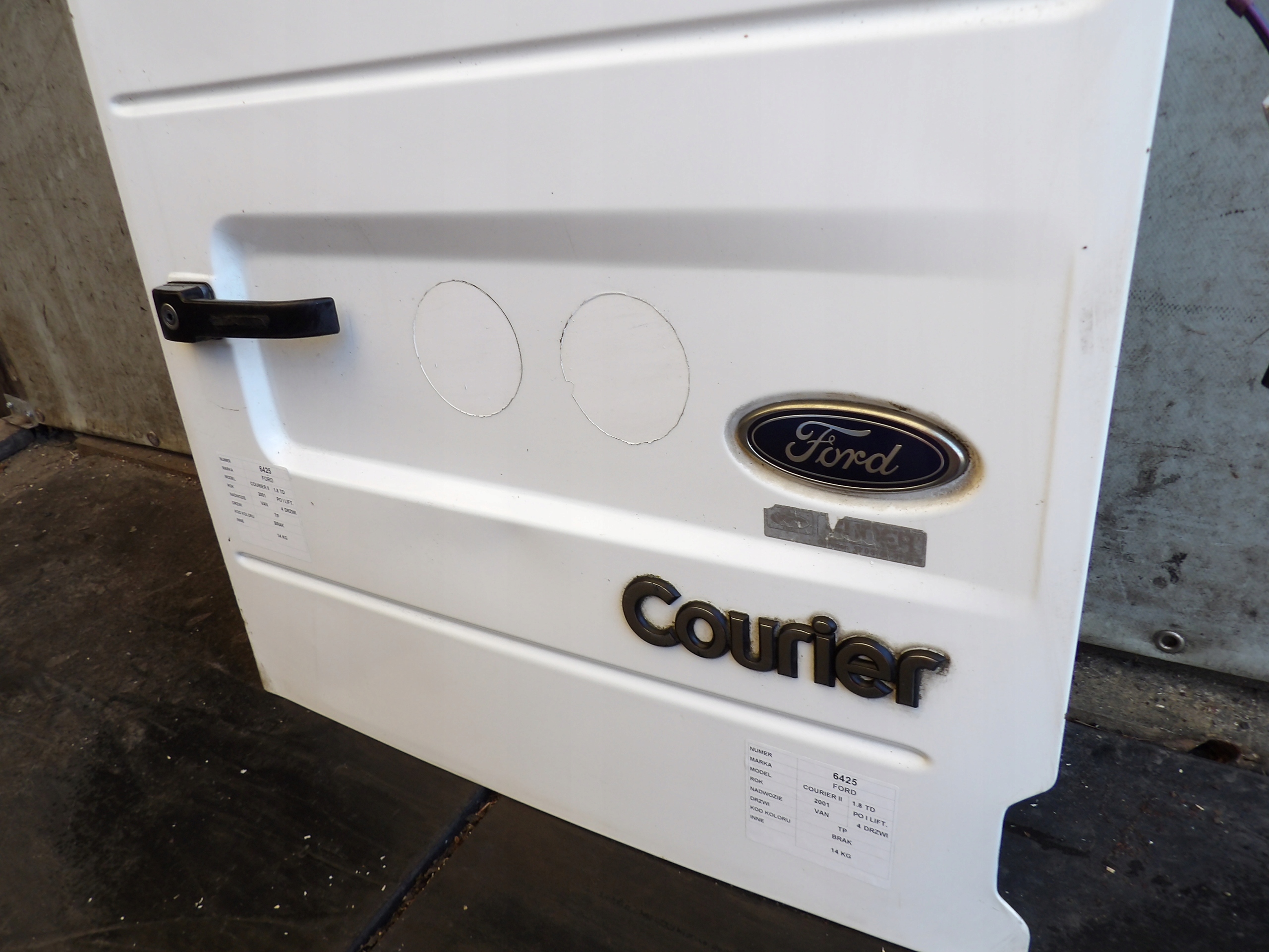 Ford Courier II door rear. right lift