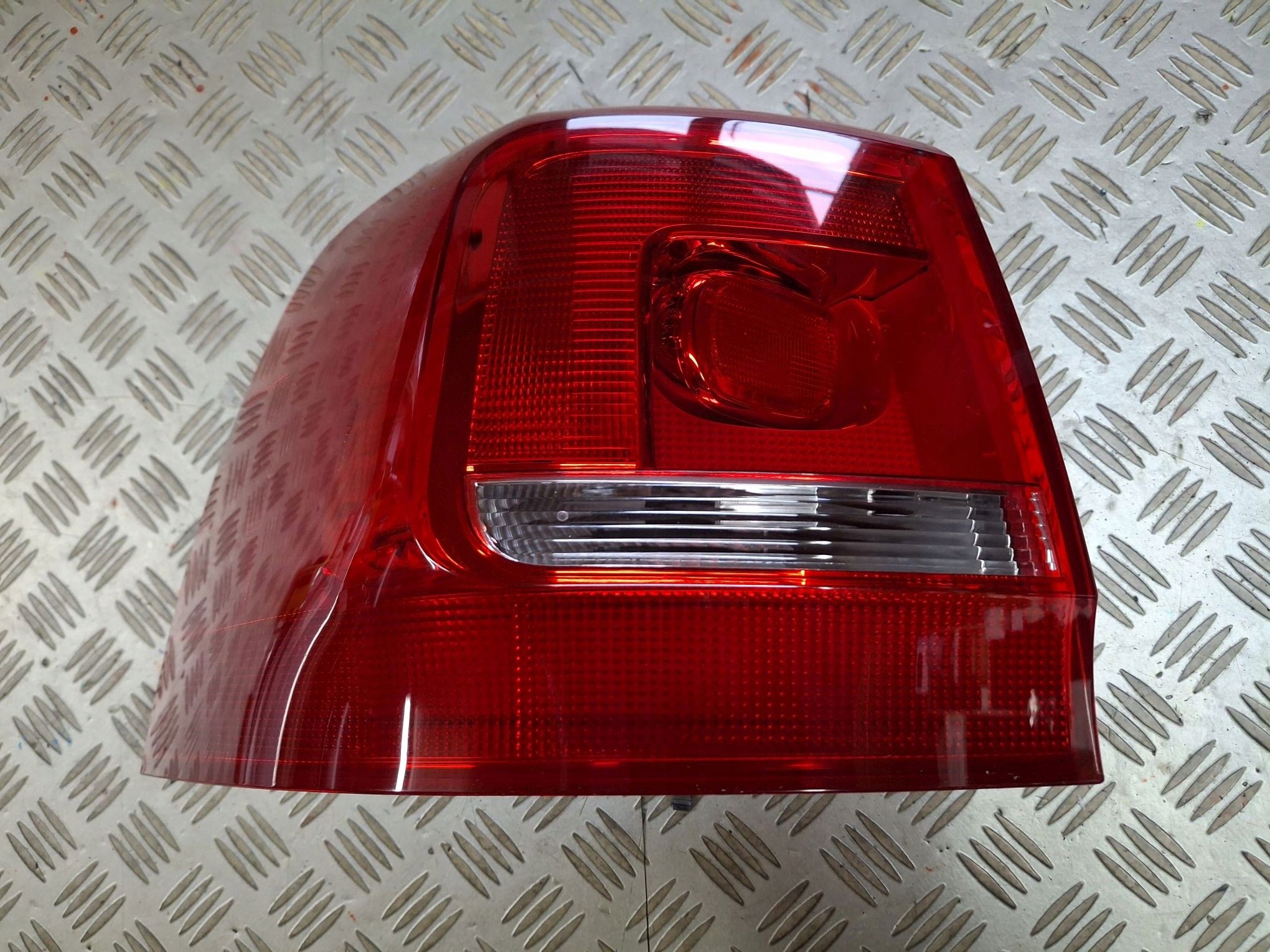 light rear left NAROZNA VW SHARAN II 2010R-> 7N0
