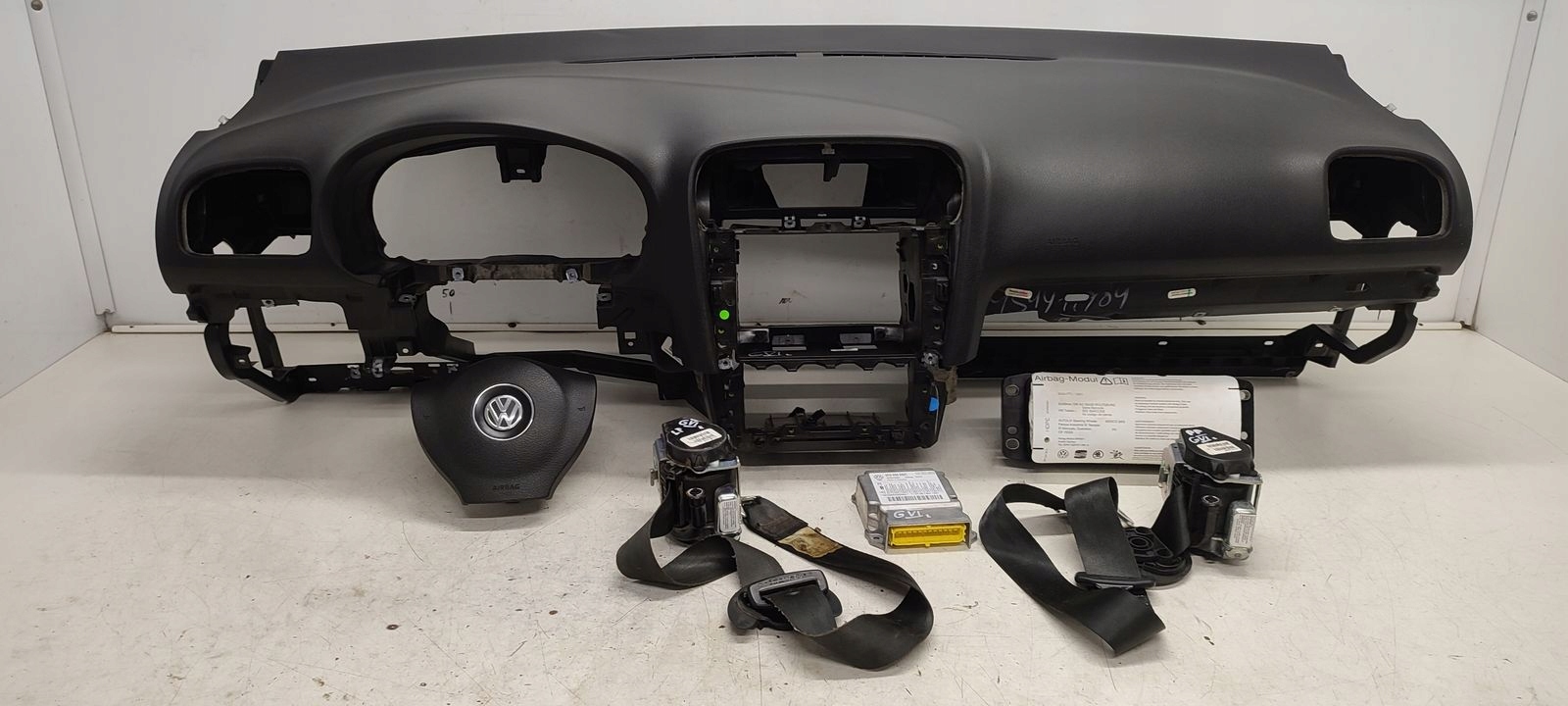 dashboard console airbags tension belts original VW Golf VI 1,2 TSI