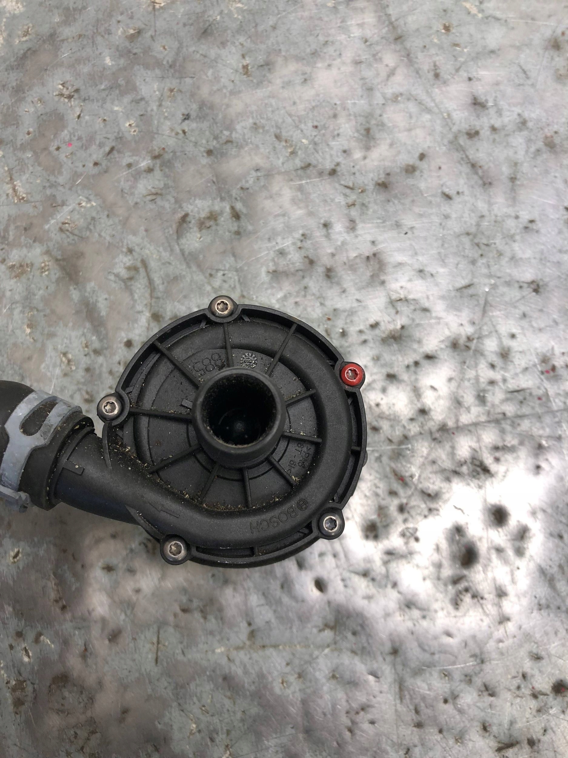dodatna pumpa vode VW AUDI 04L965567A 5Q0122063E