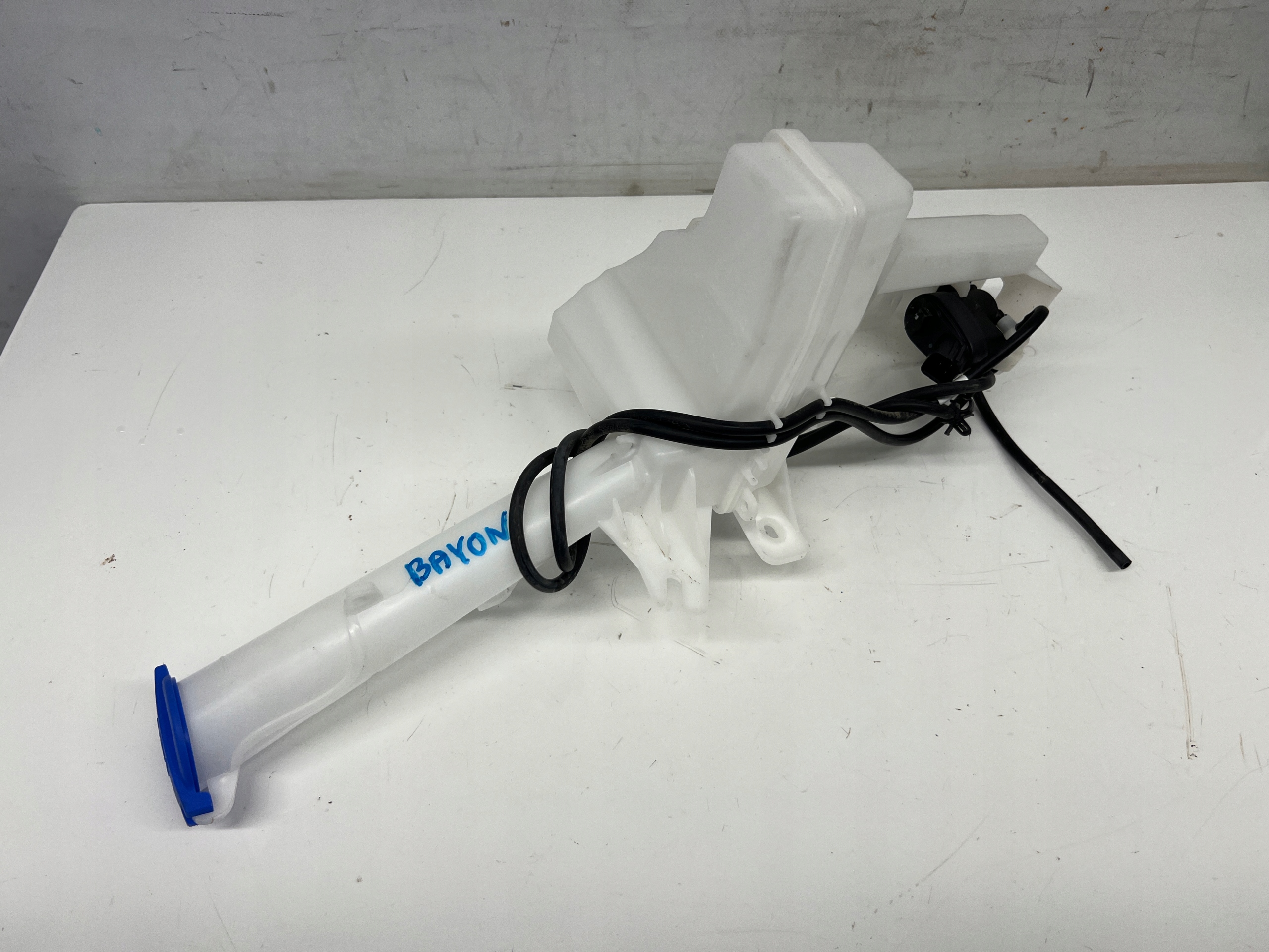 Hyundai Bayon washer fluid tank 98610-Q0400