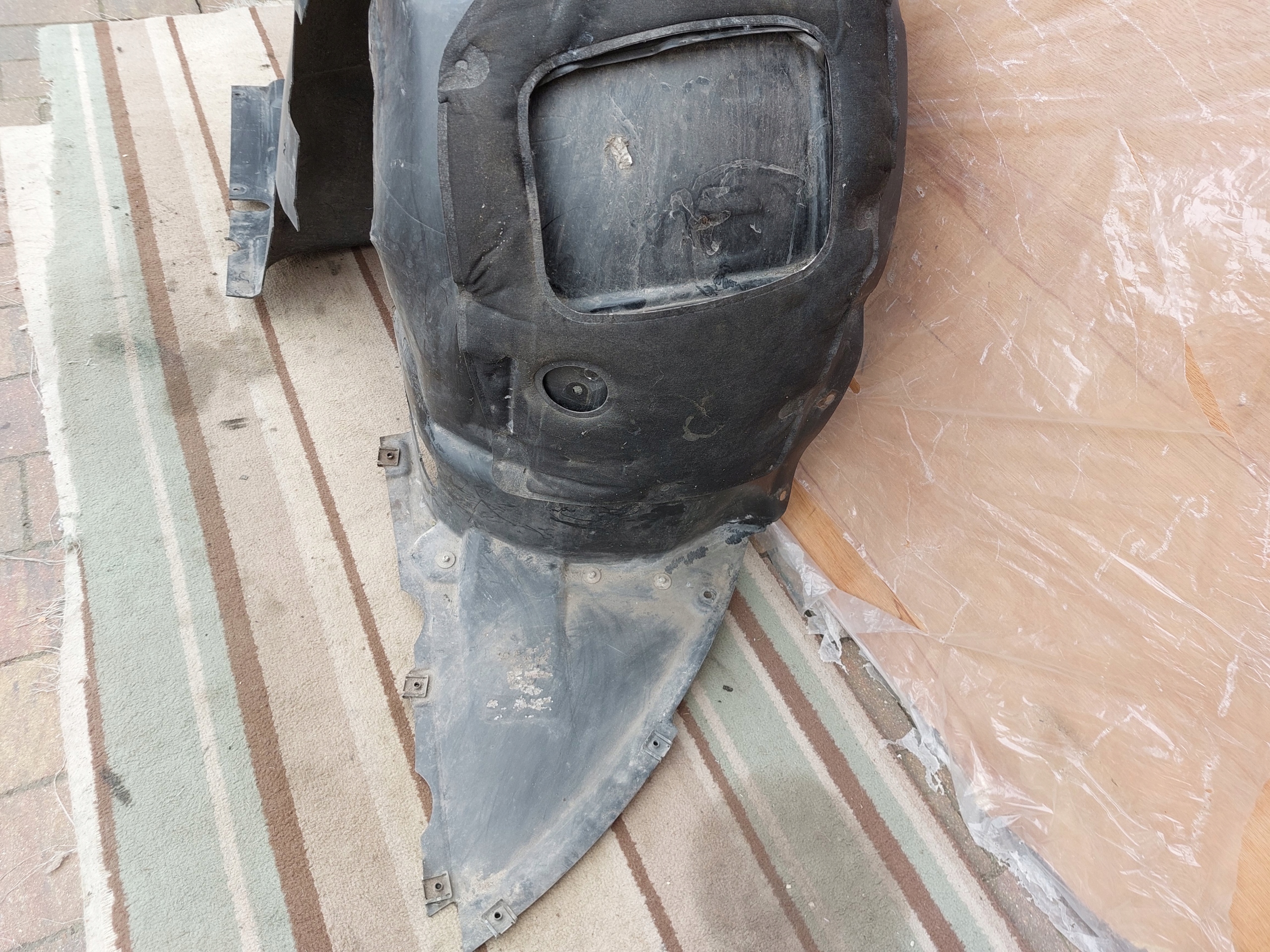 mudguard left front ASTON MARTIN VANTAGE 17r