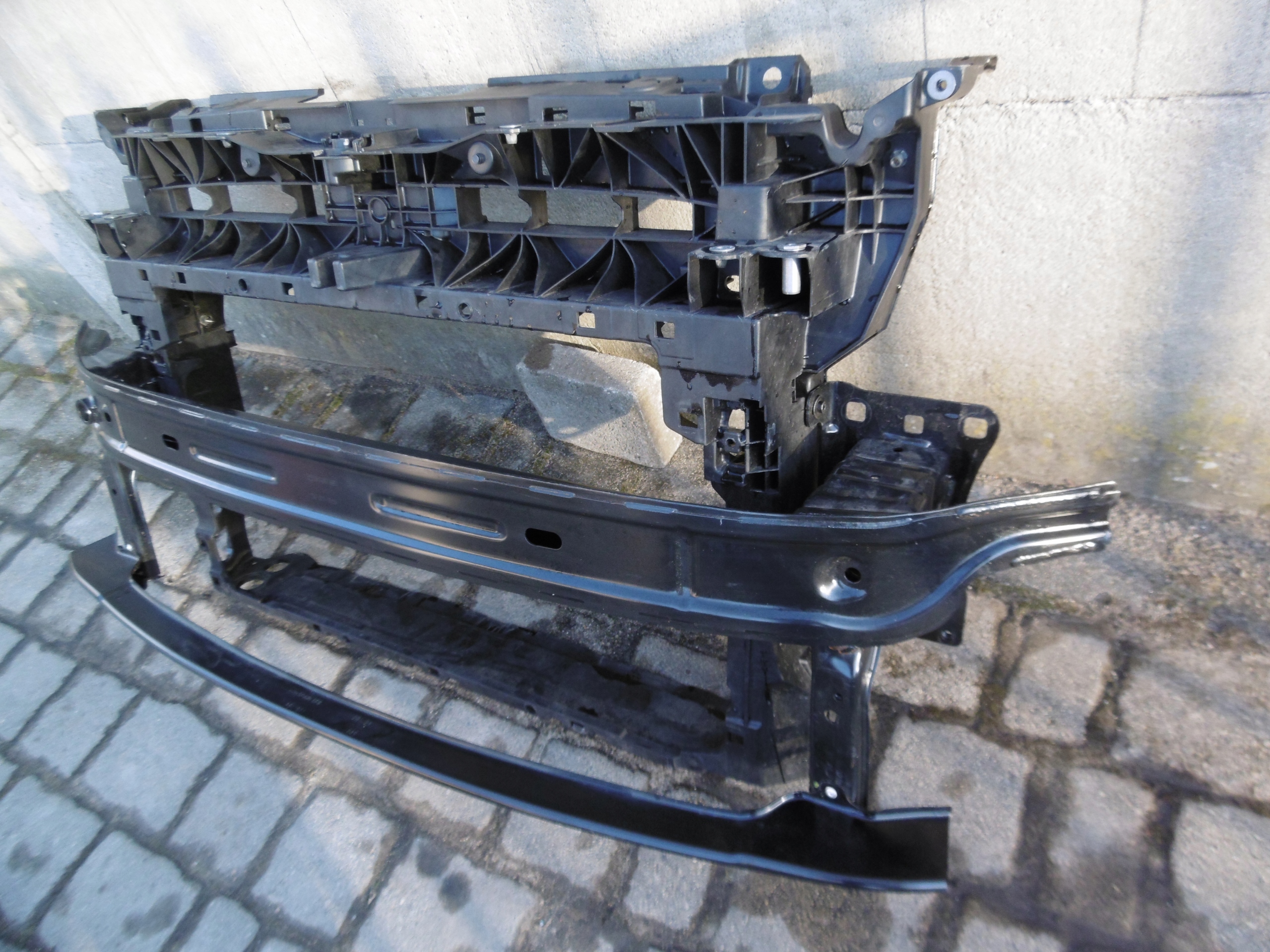 SEAT CUPRA FORMENTOR 5FF - pas przedni Producent części SEAT OE