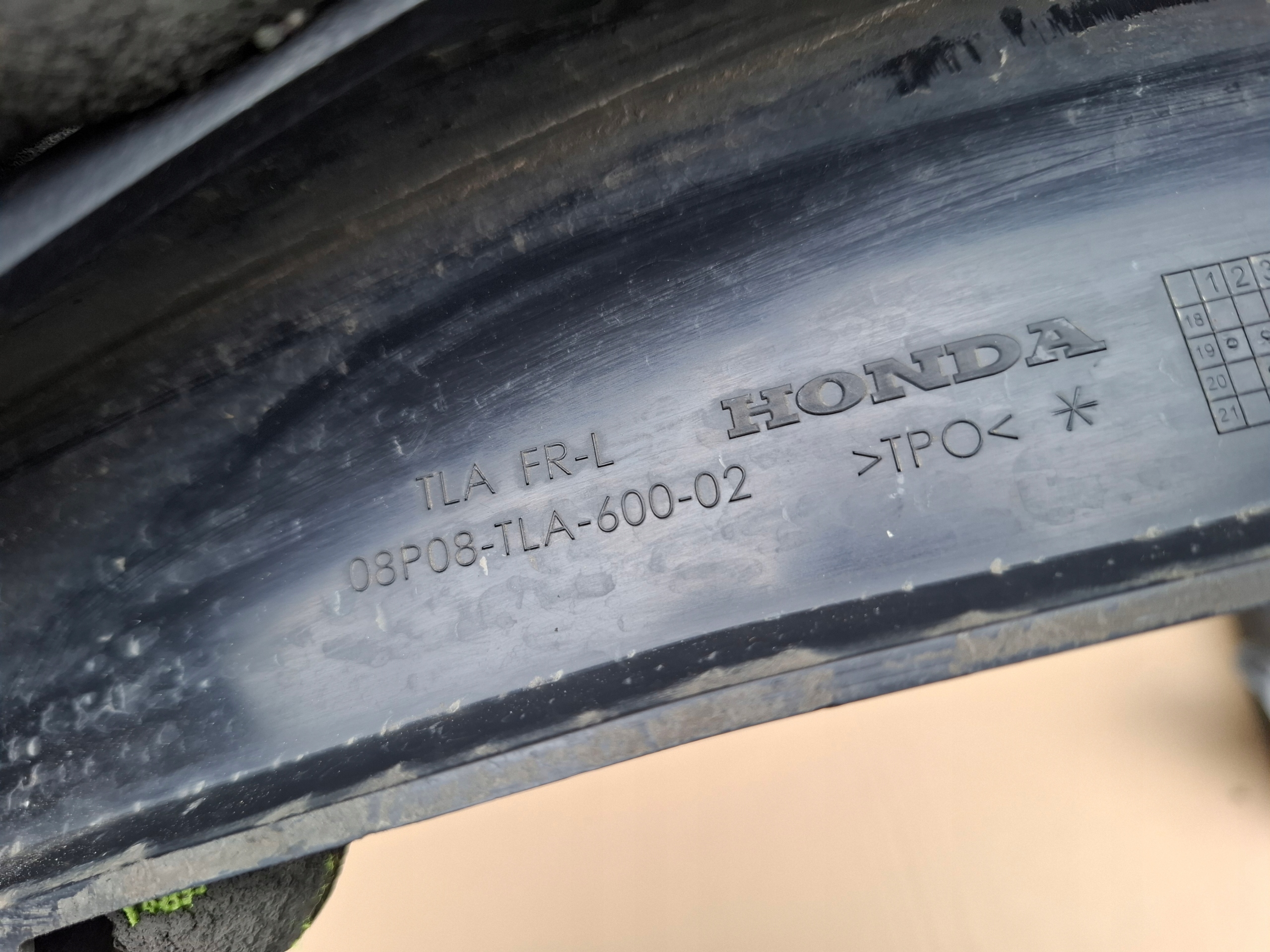 mudguard flap left front HONDA CR-V V 22r 08P08-TLA-600-02