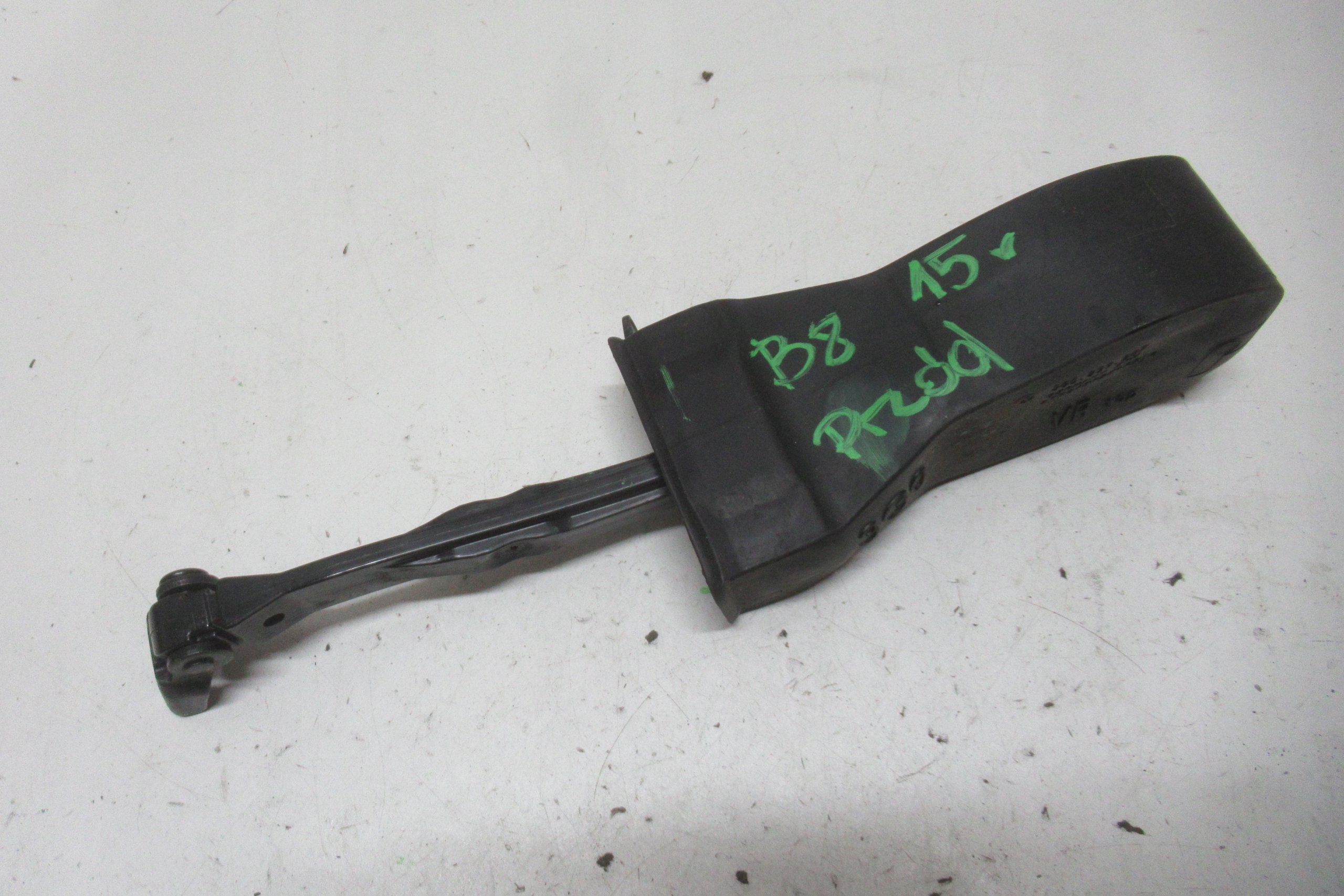 VW PASSAT B8 15R limiter door front 3G0837249A