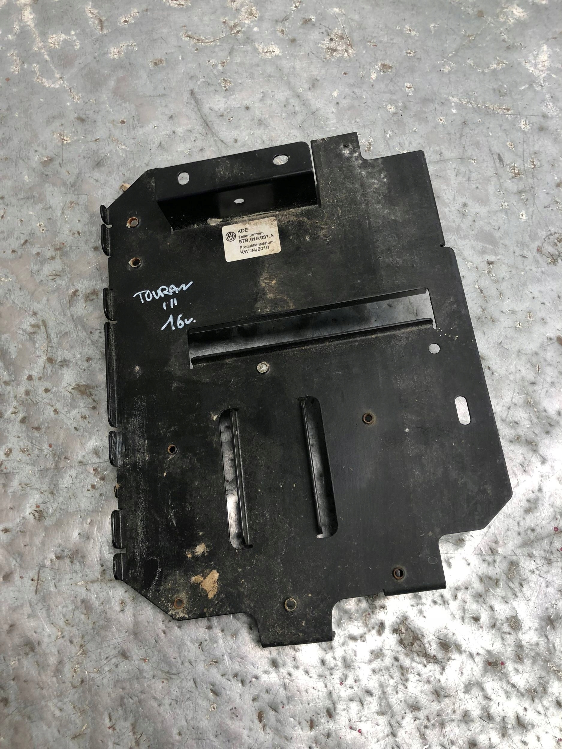 bracket holder KOMPUTERA VW TOURAN III 5TB919937A
